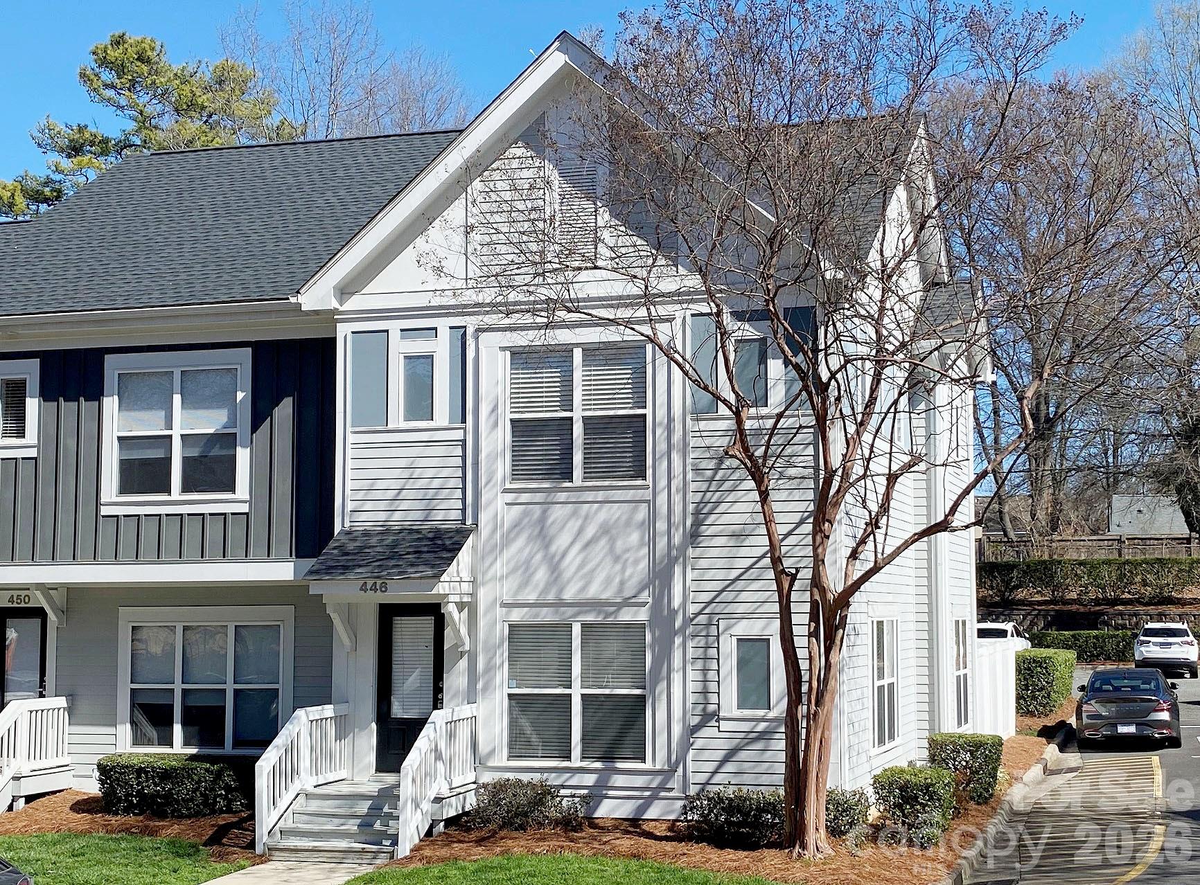446 W Worthington Avenue — photo
