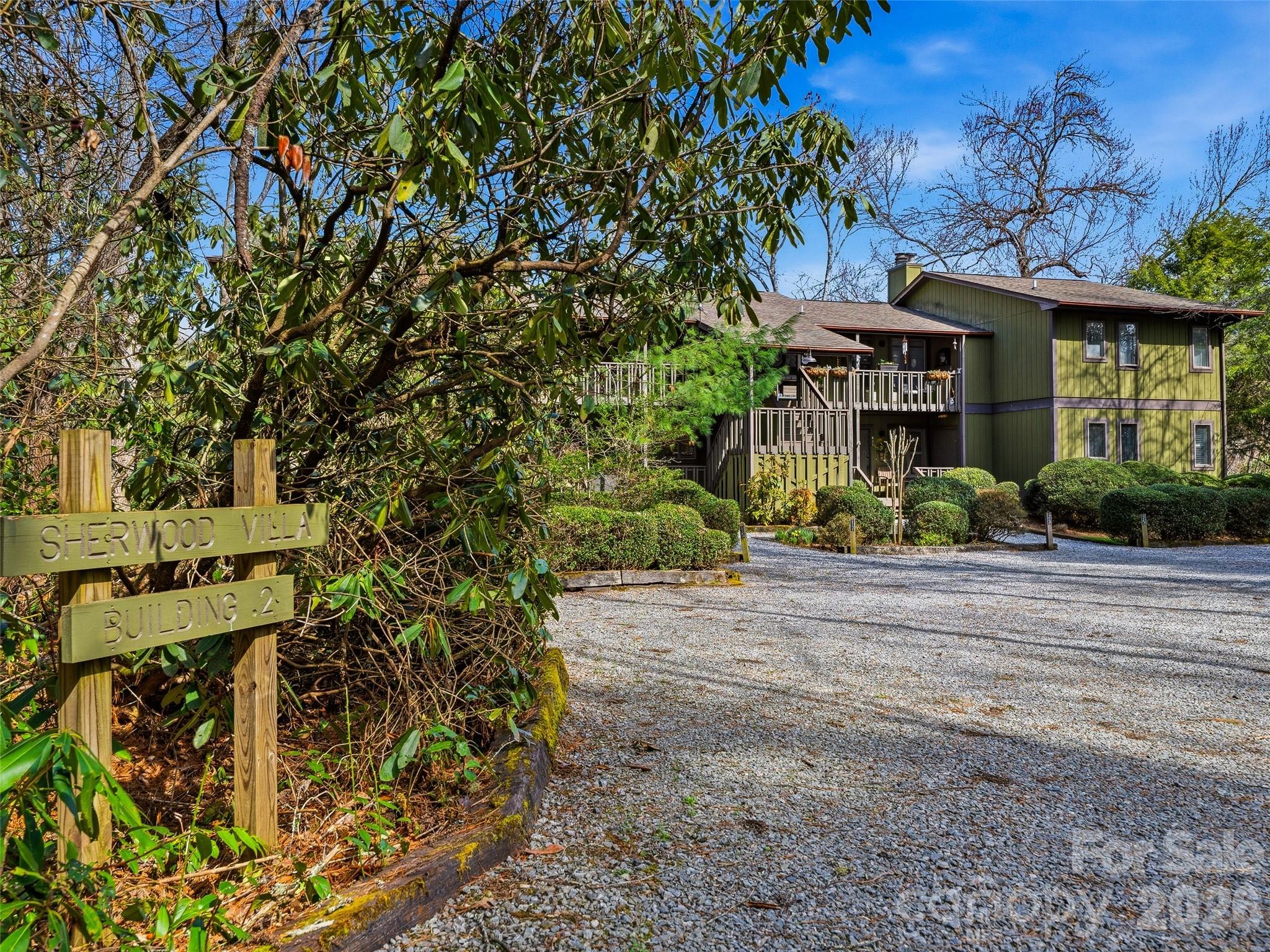 15 Gold Finch Court — photo