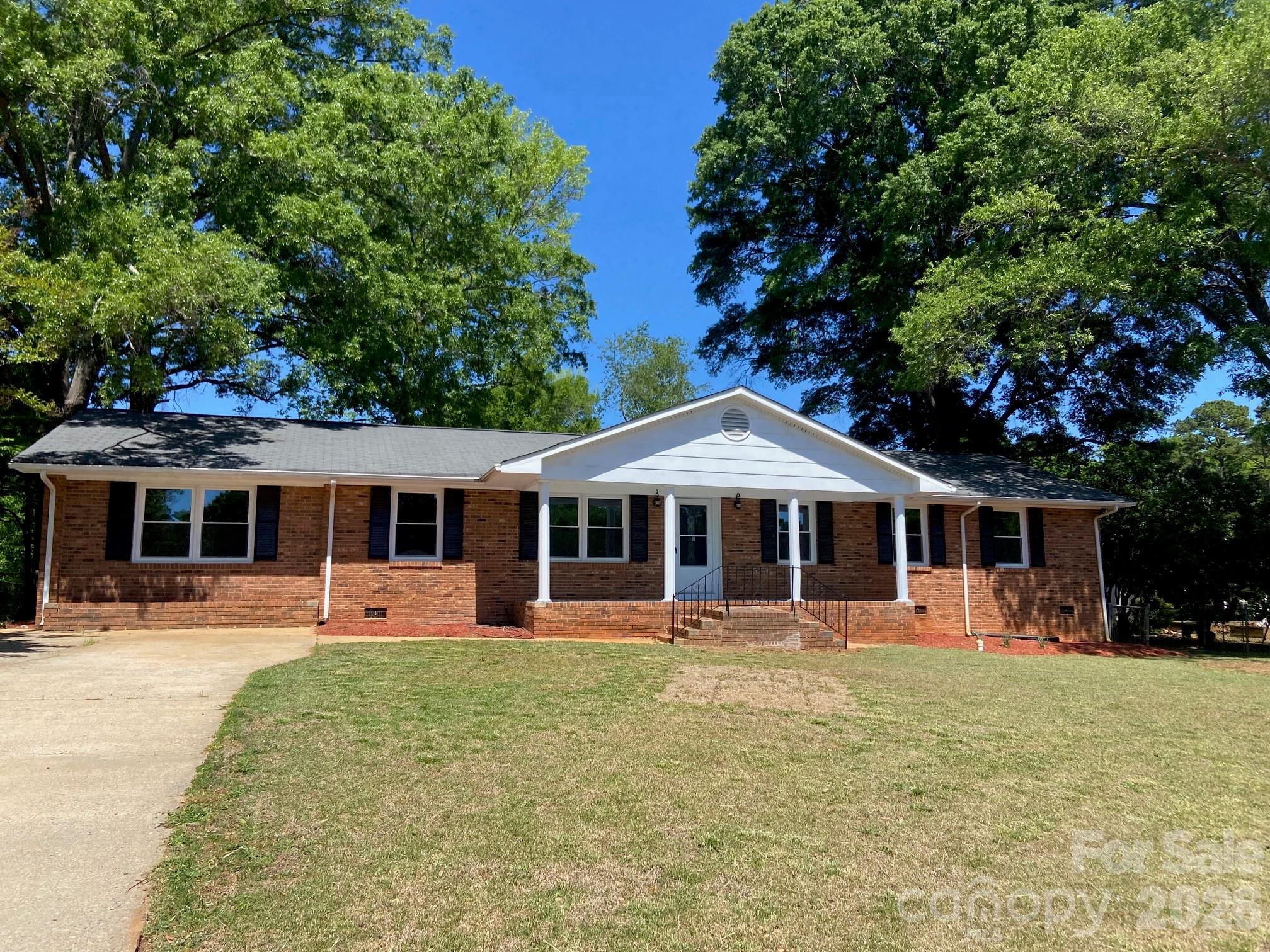1621 Stonehill Place — photo