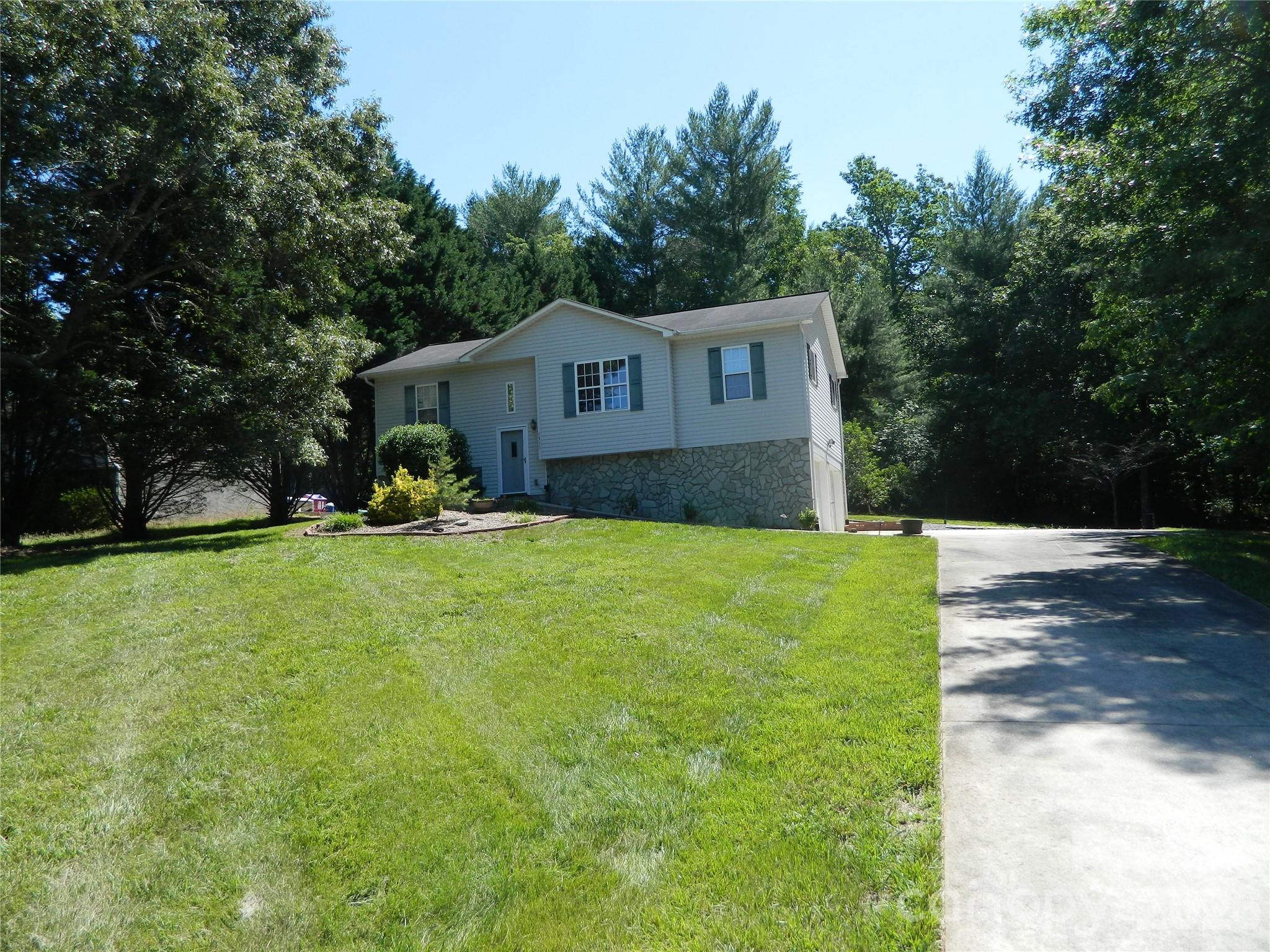 5320 Eider Lane — photo