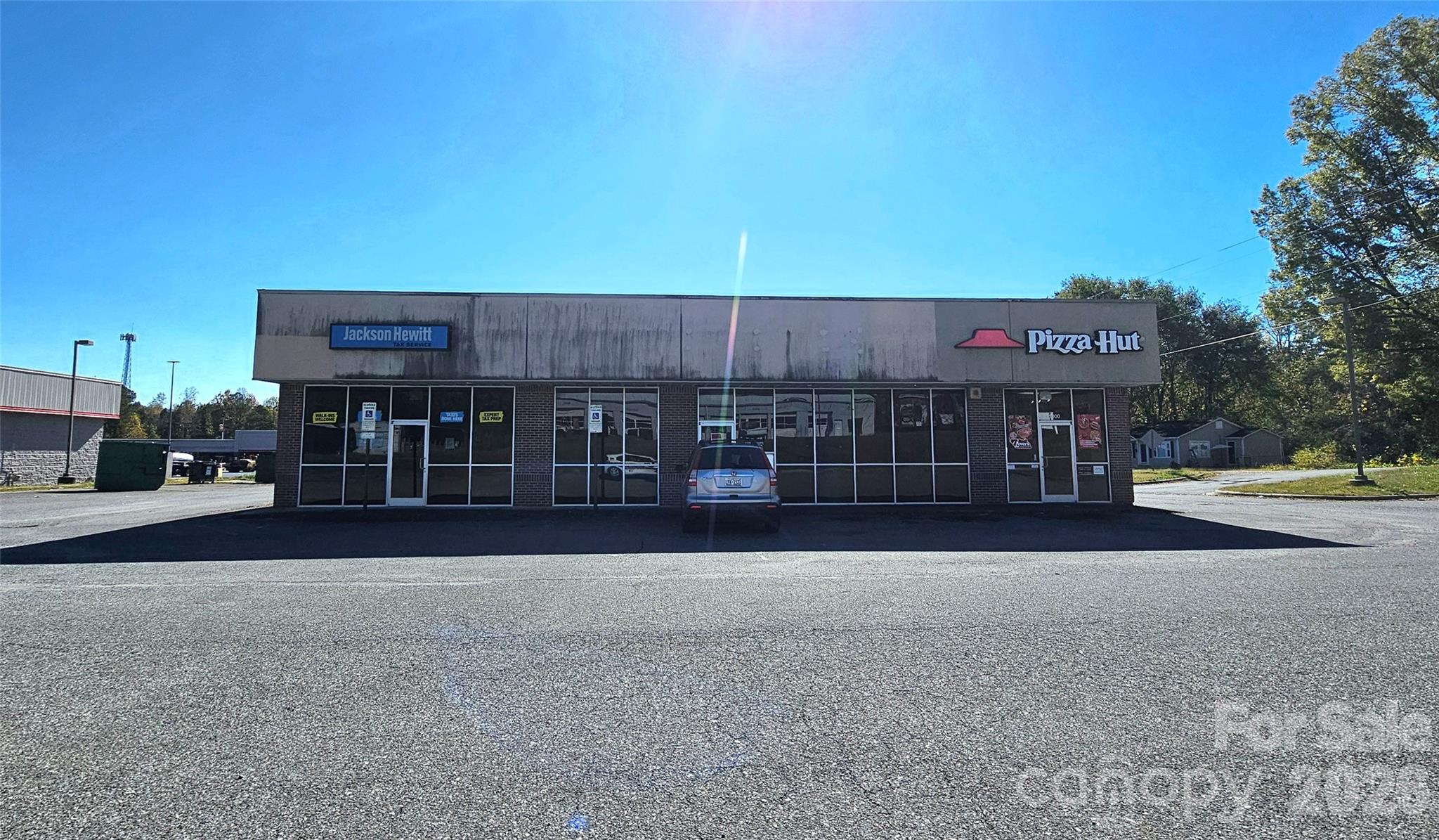 1000 E Main Street — photo