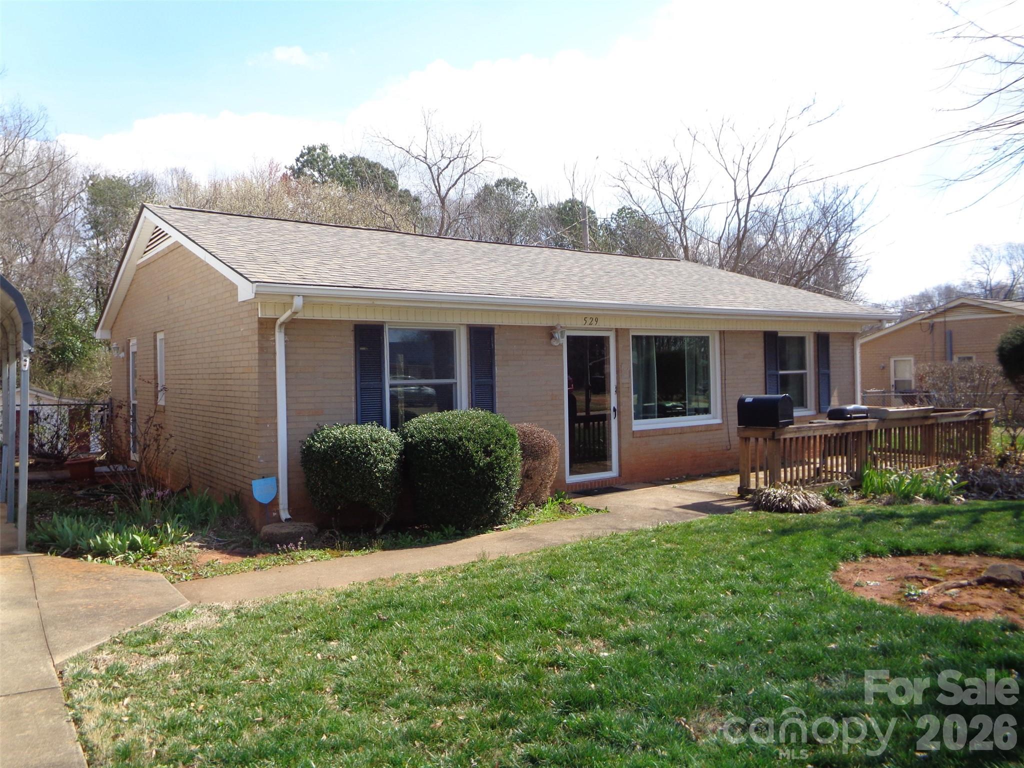 529 Harmon Street — photo