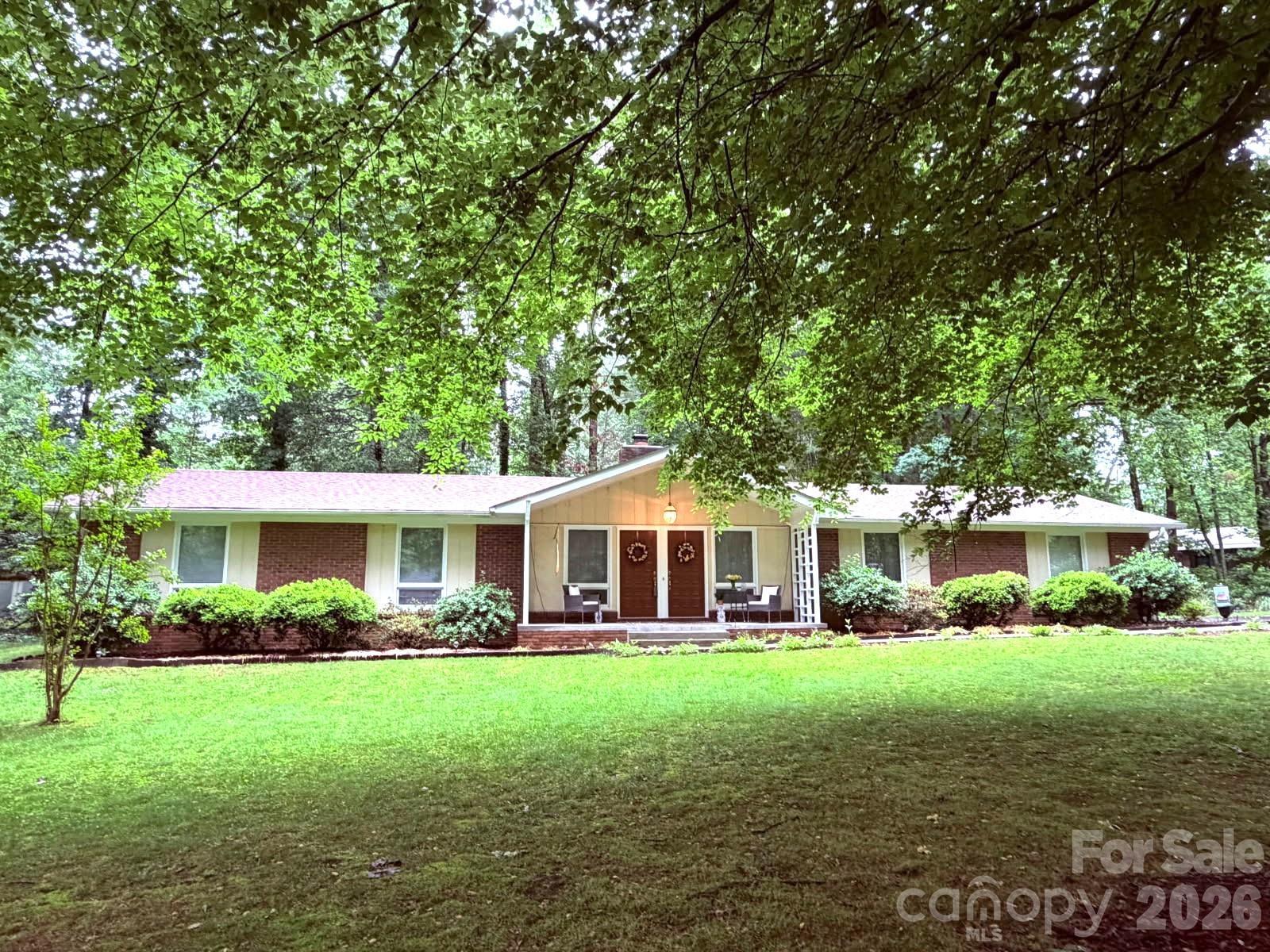 106 E Laurel Lane — photo