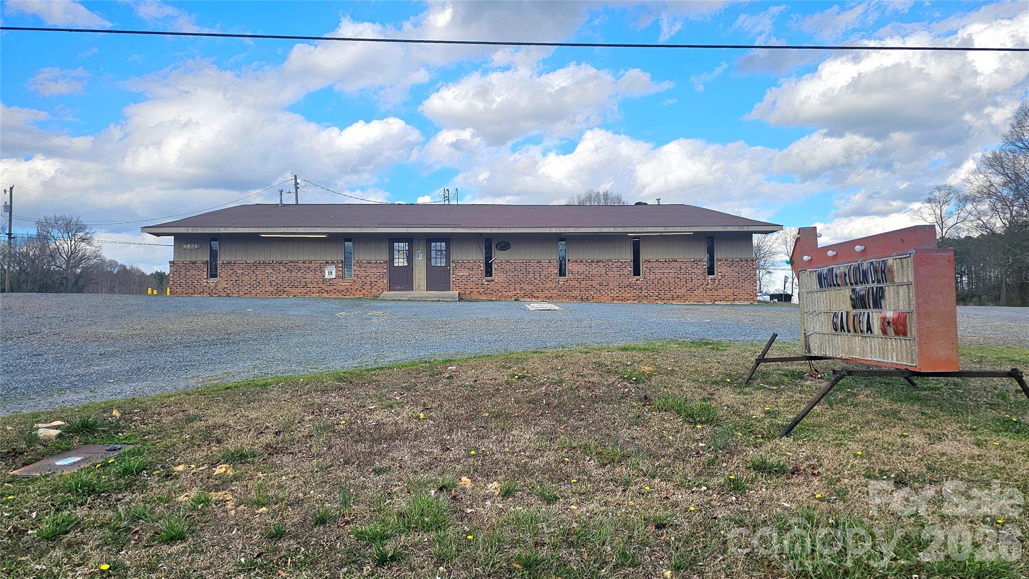 6821 Highway 218 Highway E — photo