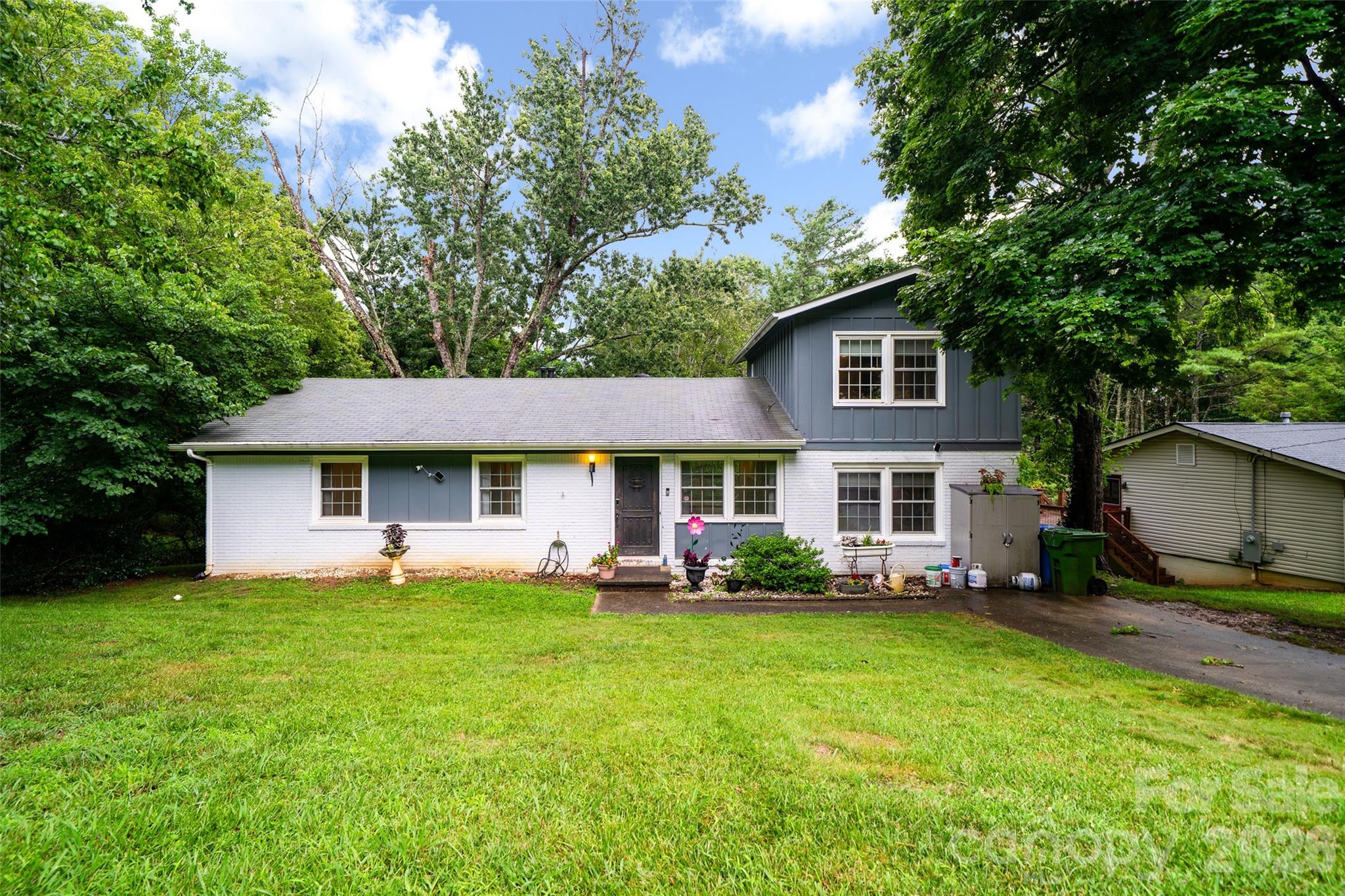 6 Hillview Circle — photo