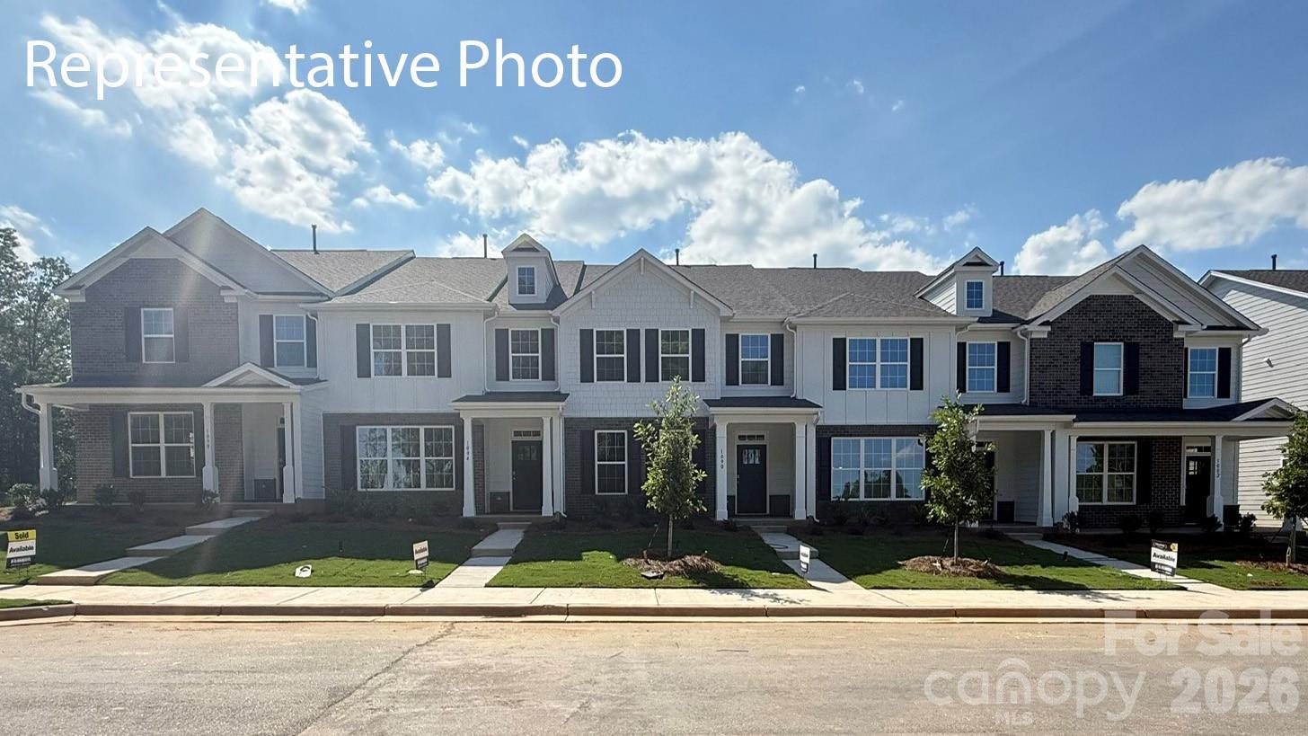 1086 Whistling Place — photo