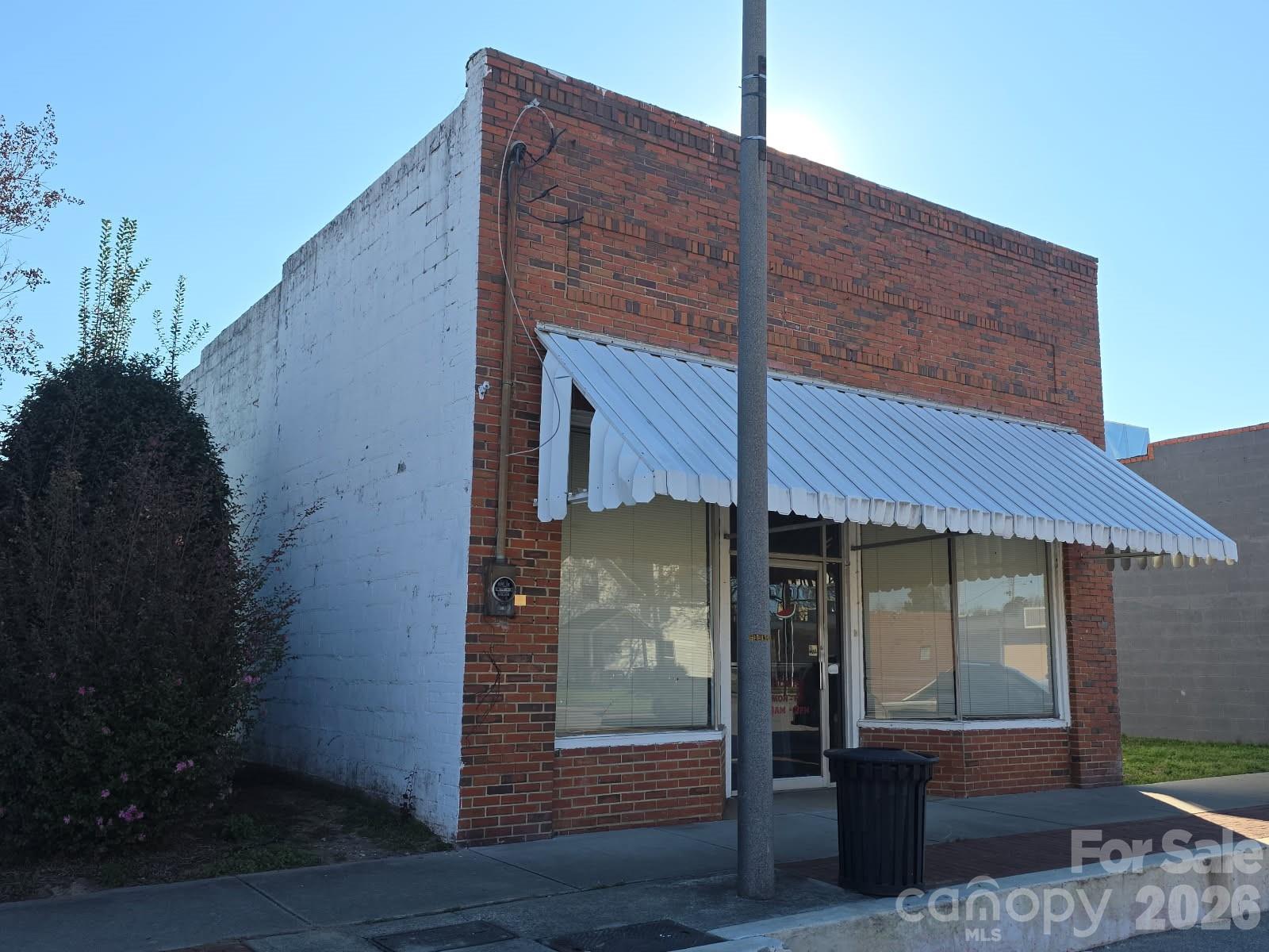 122 N Maple Street — photo