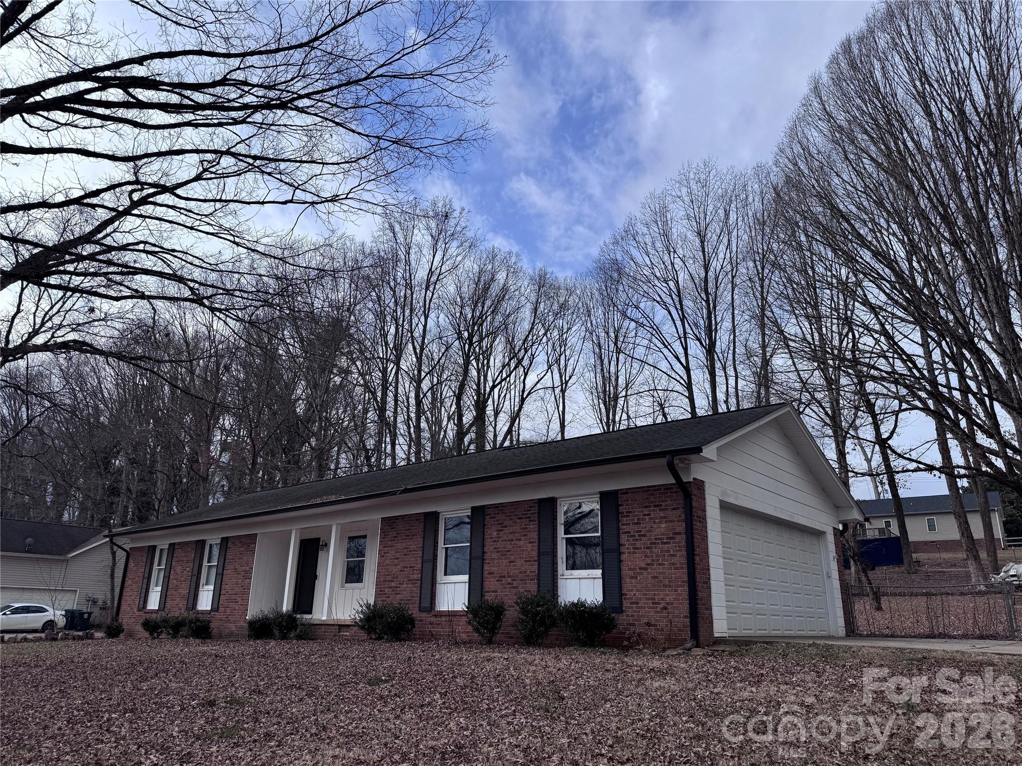 1511 Old Carriage Drive — photo