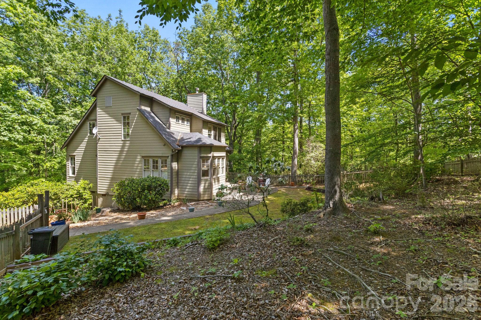 2825 Hunting Country Road — photo