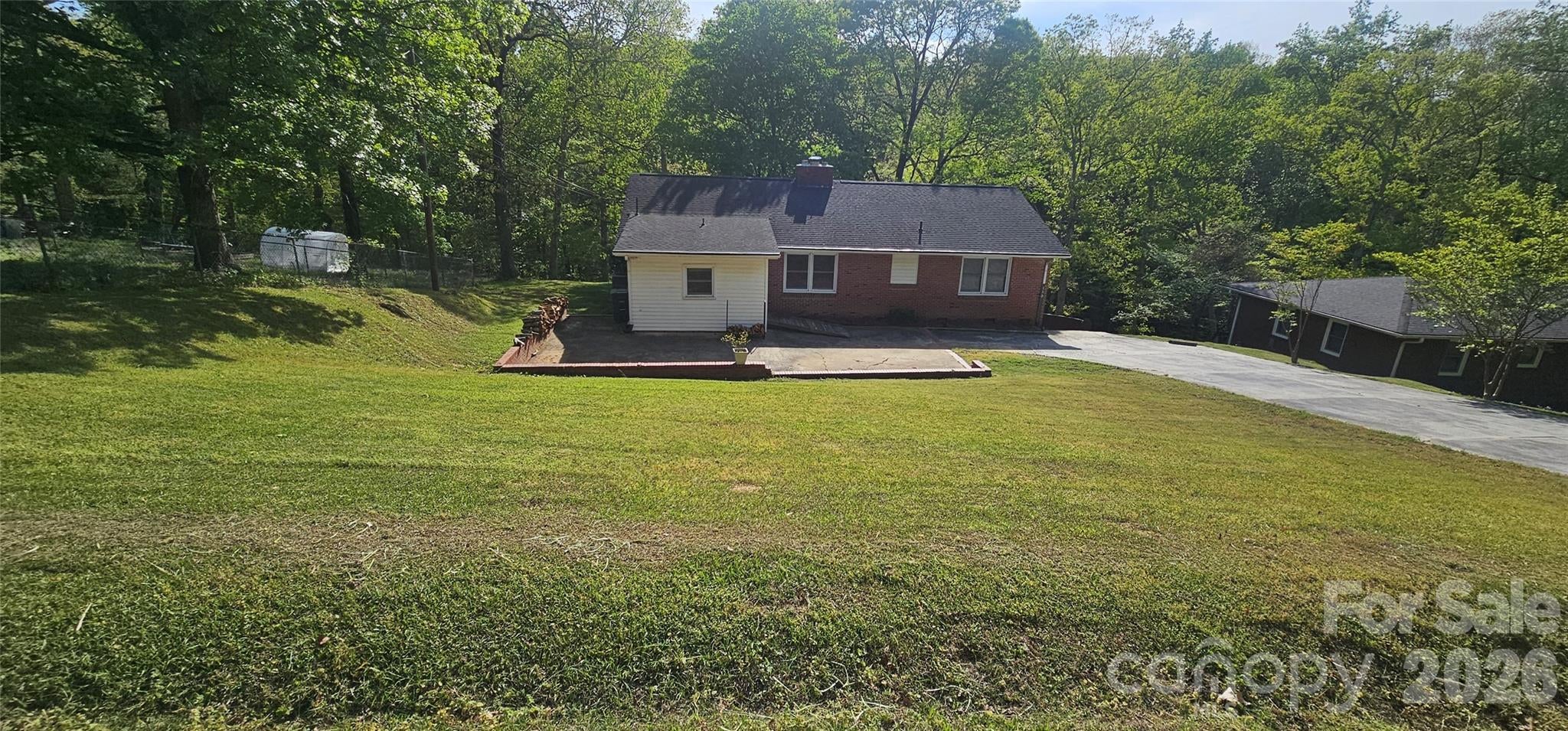 110 Crestwood Drive — photo