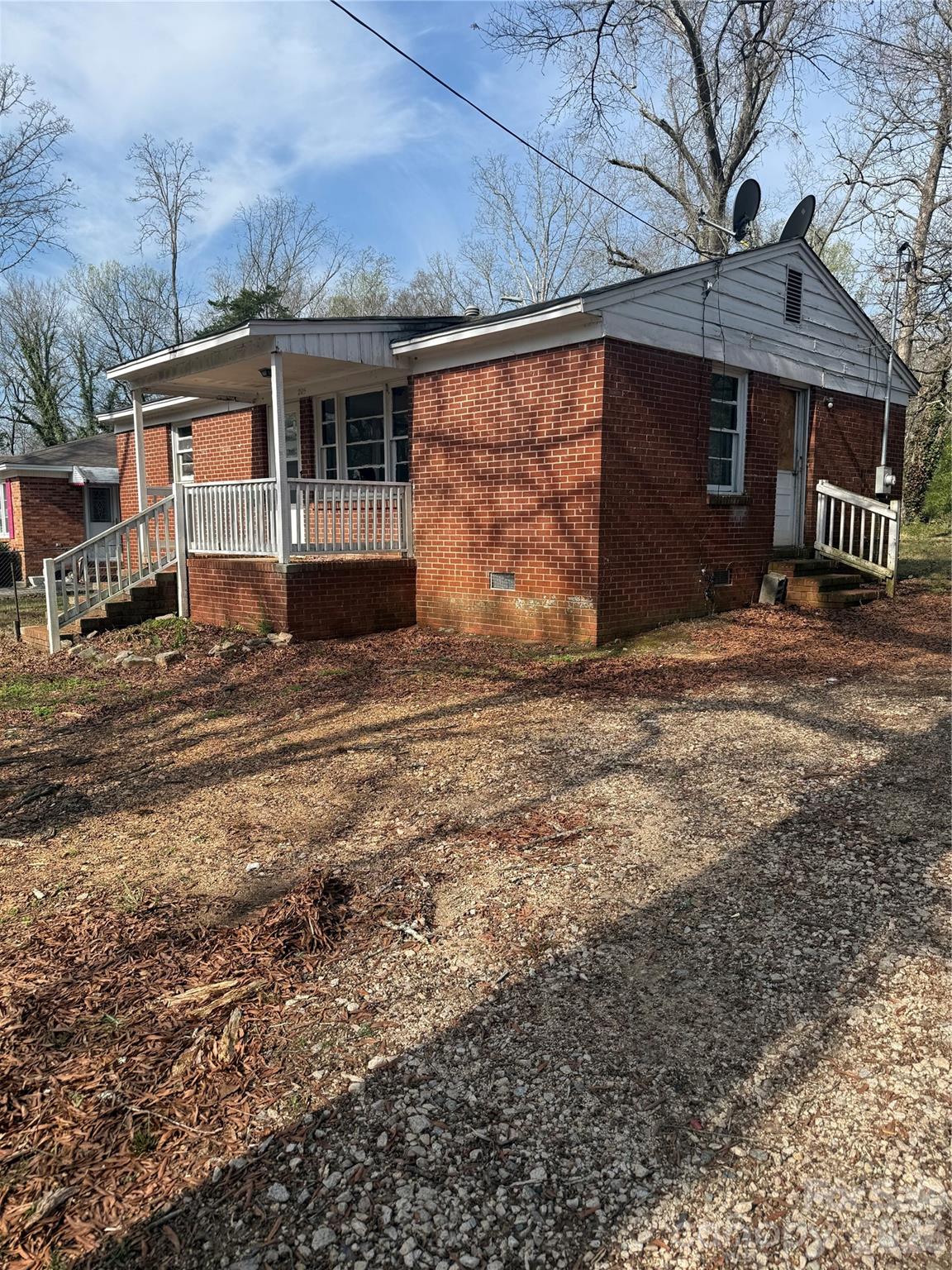 205 Jewel Street — photo
