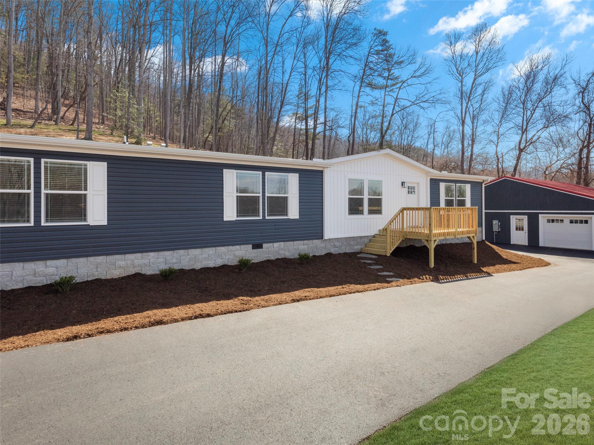 502 Hutch Mountain Road — photo