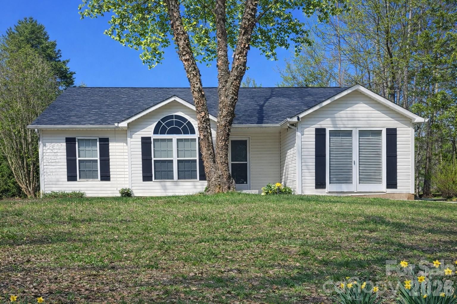 107 Panther Creek Road E — photo