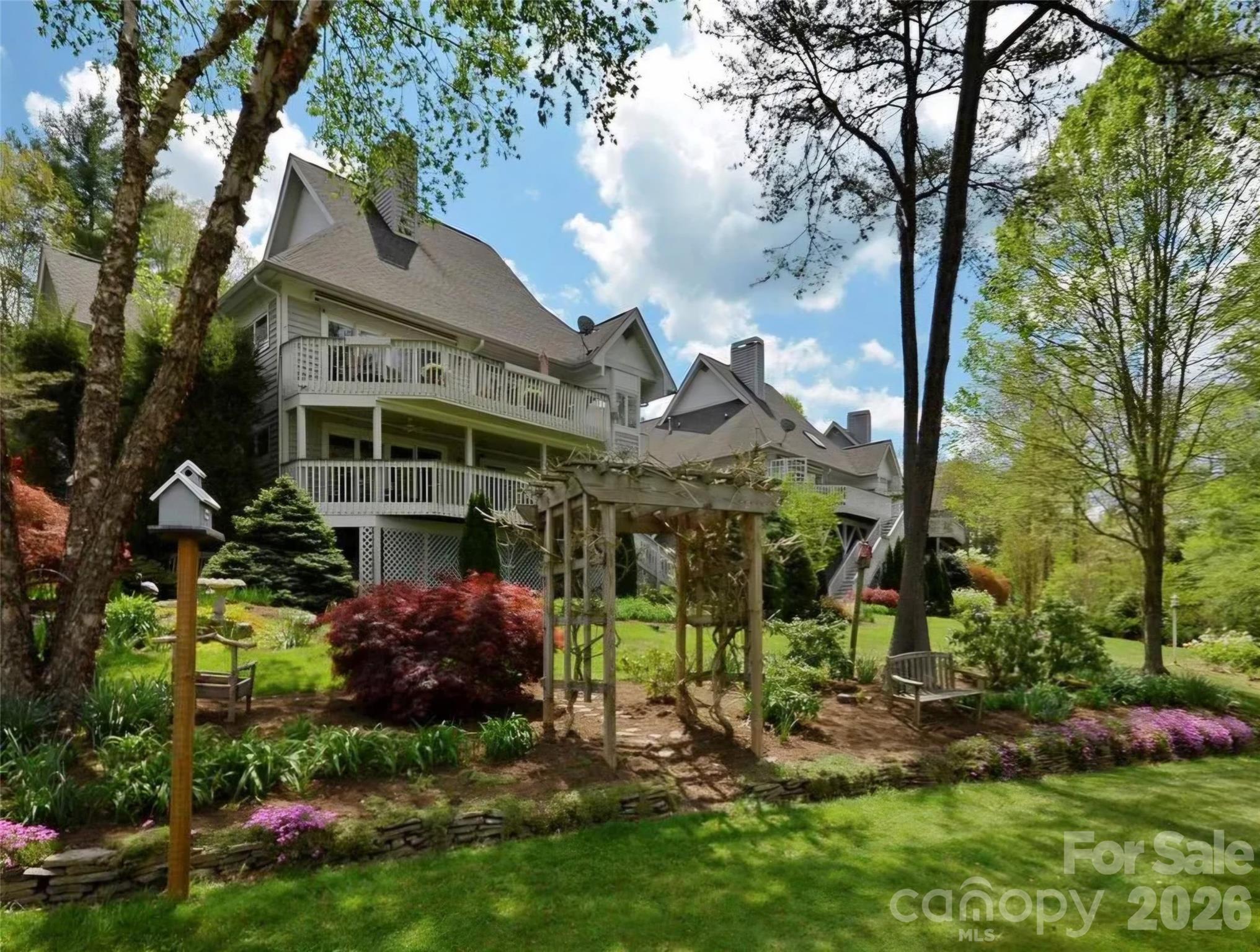 38 Highland Pointe Drive — photo