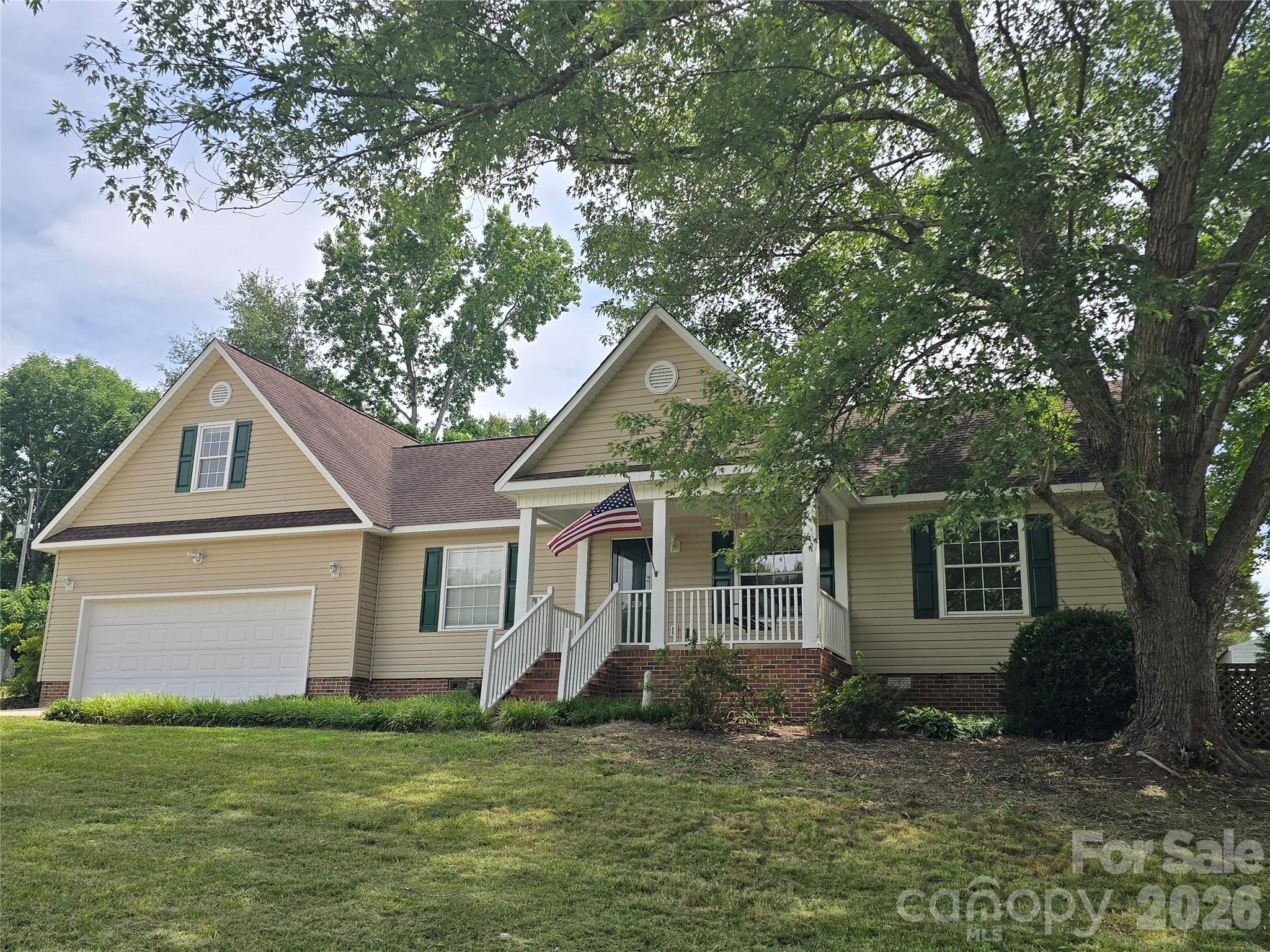 2393 Oxford Circle — photo