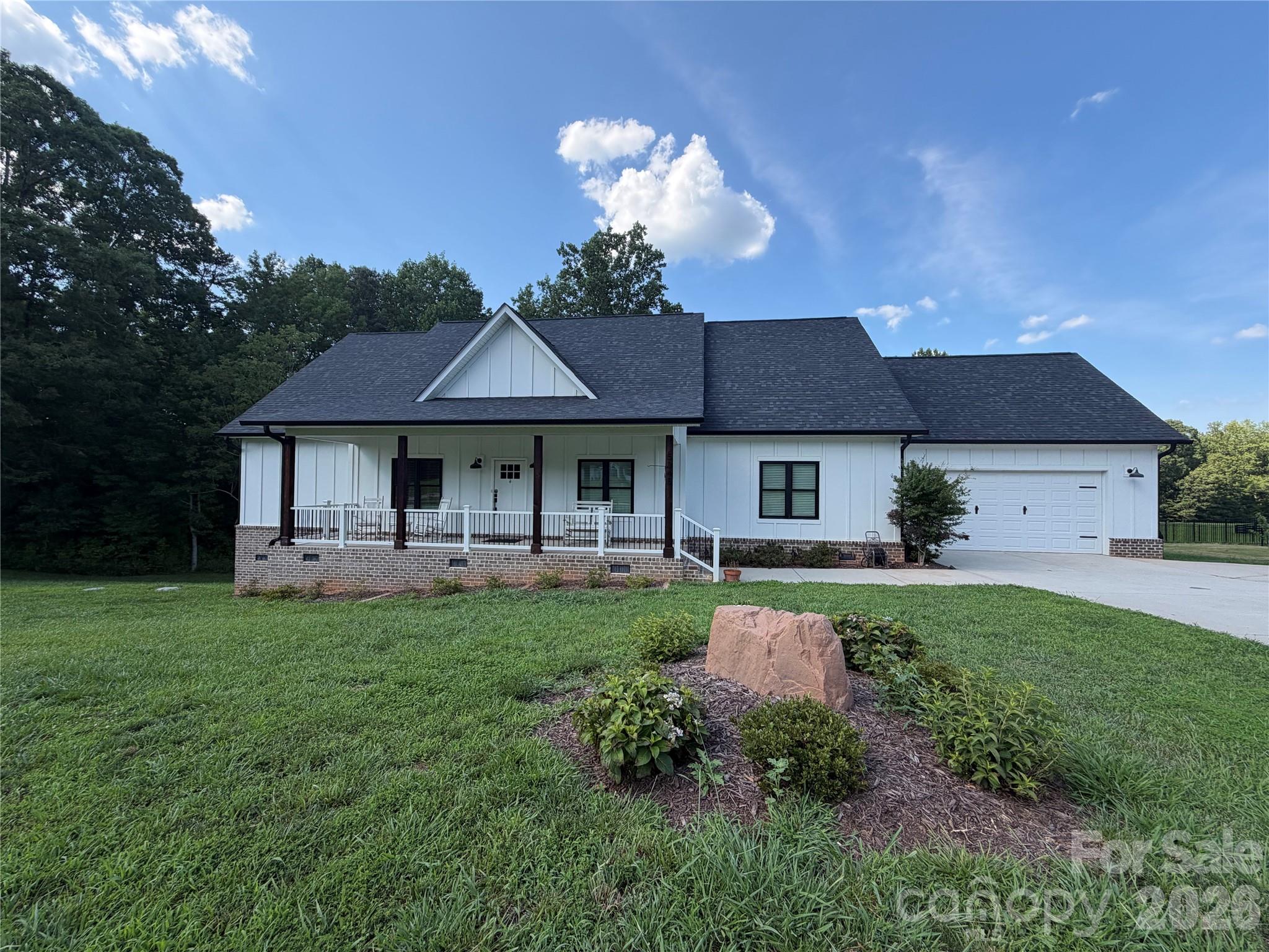 5345 Christopher Road — photo