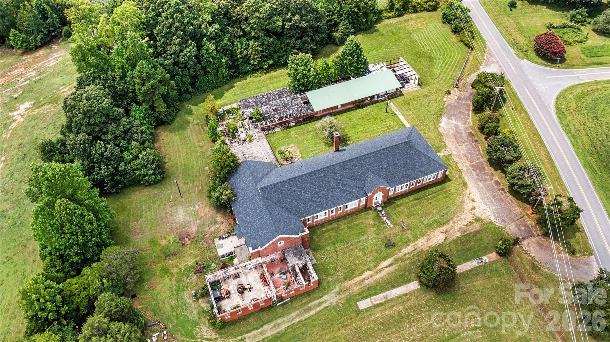 1318 Ostwalt Amity Road — photo