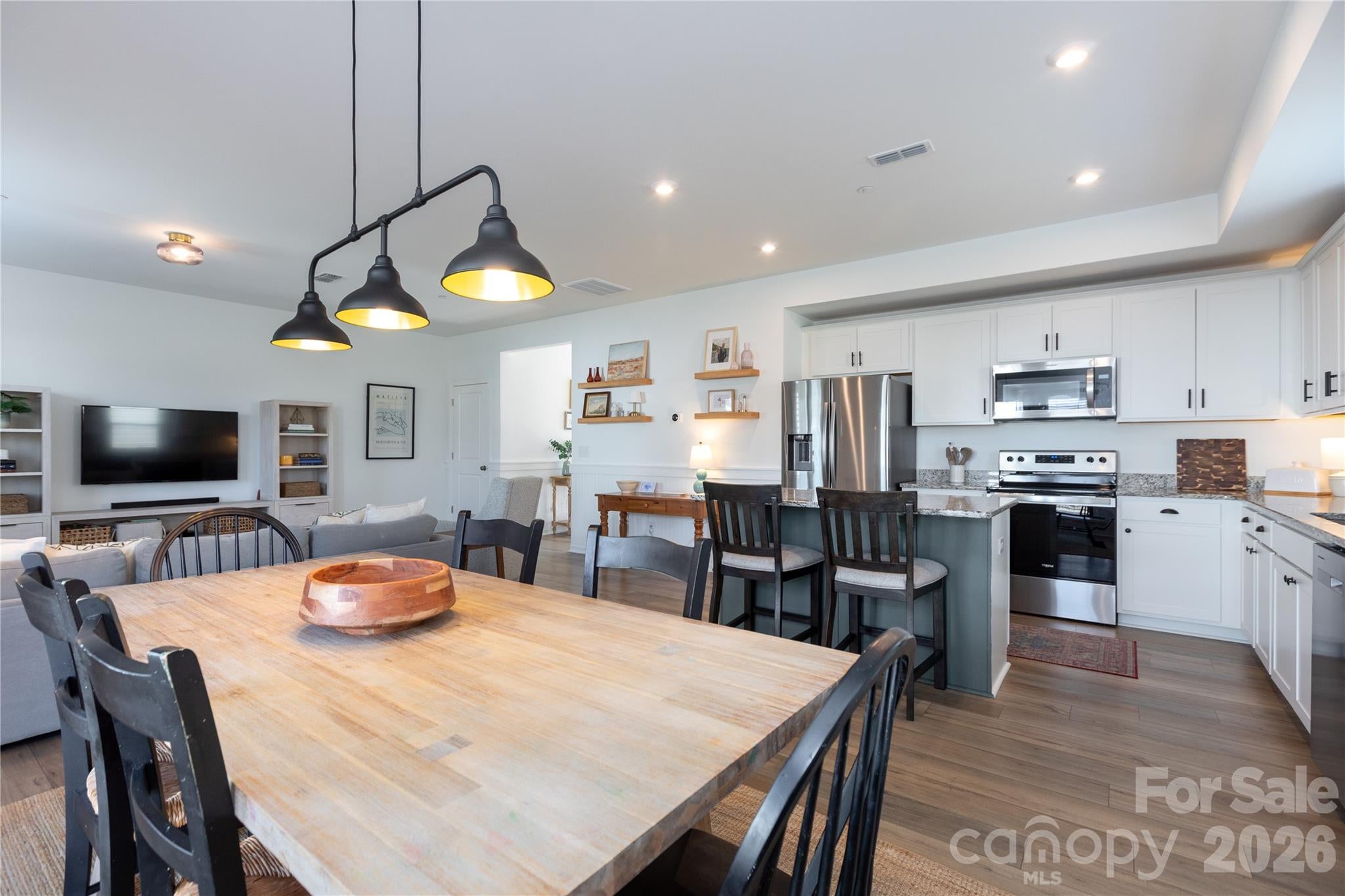 1283 Maple Shade Road SW — photo