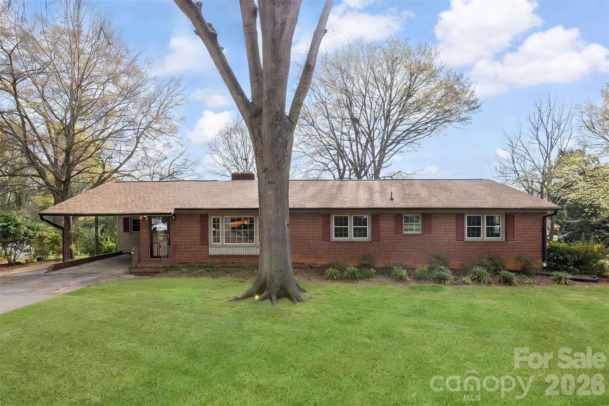 420 Downey Place — photo