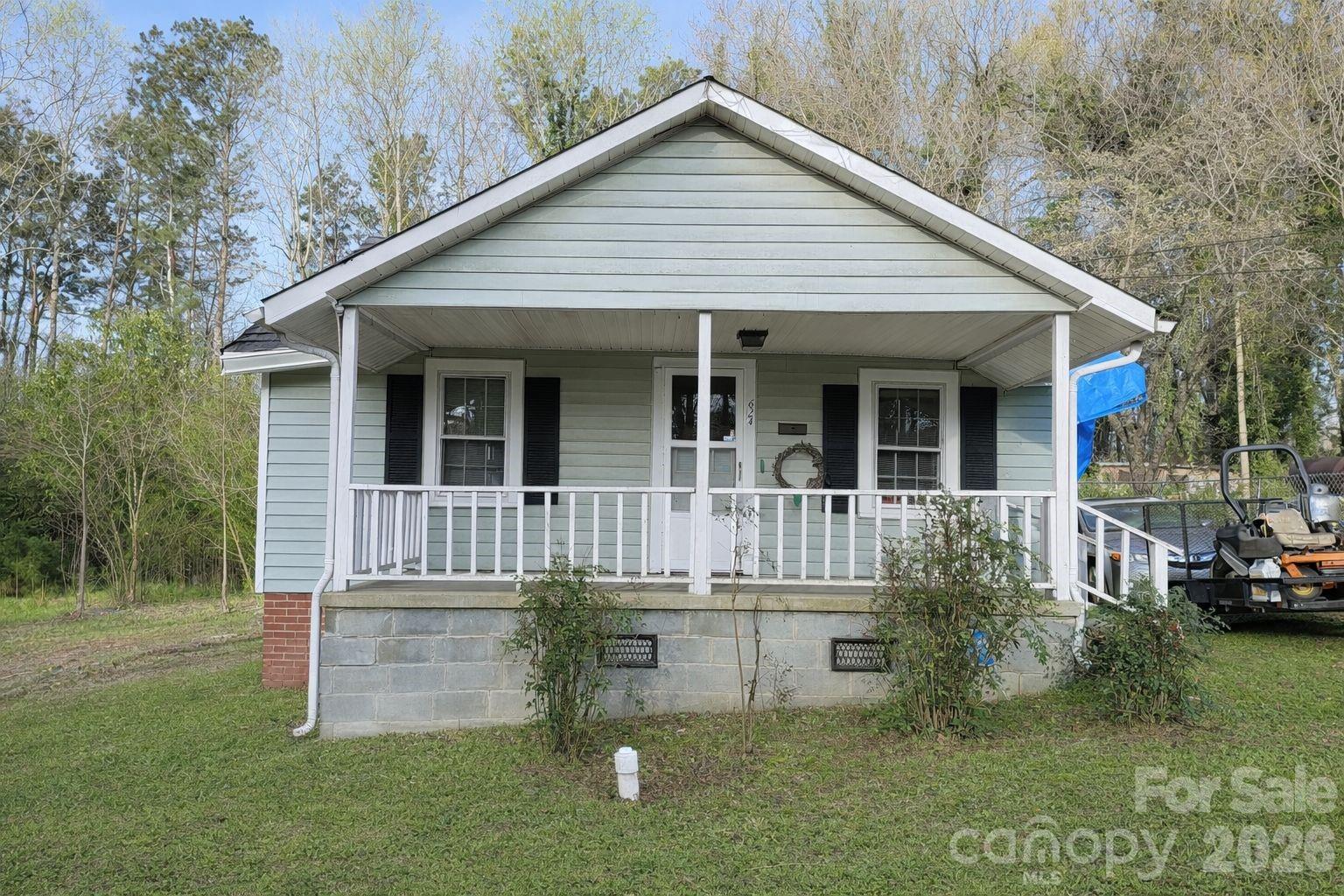 624 Blue Street — photo