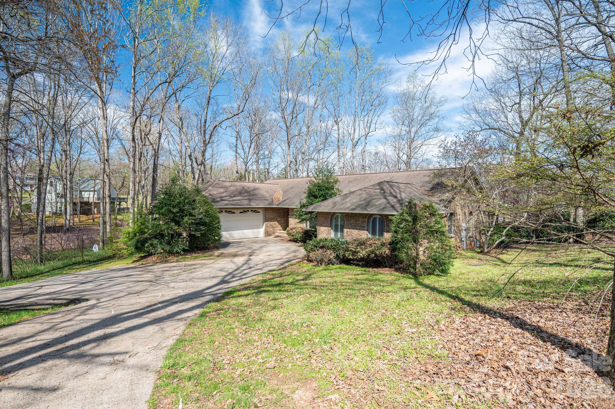 150 Kester Drive — photo