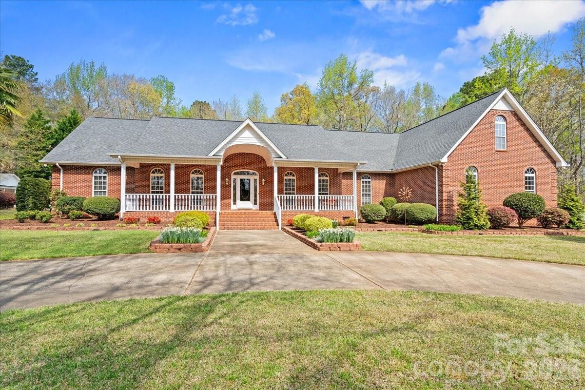 299 Fairway Lane — photo