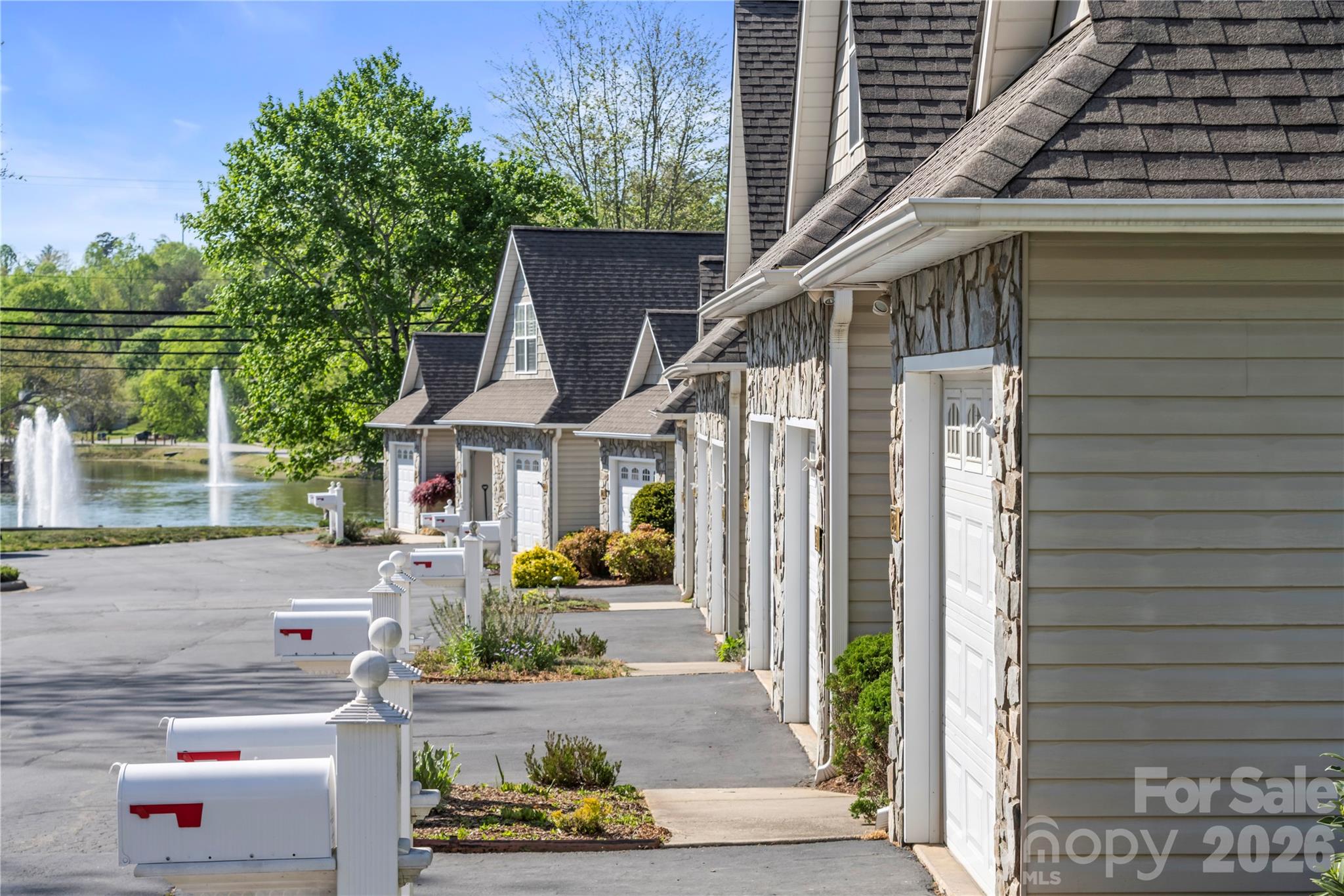 206 Waters Edge Drive — photo