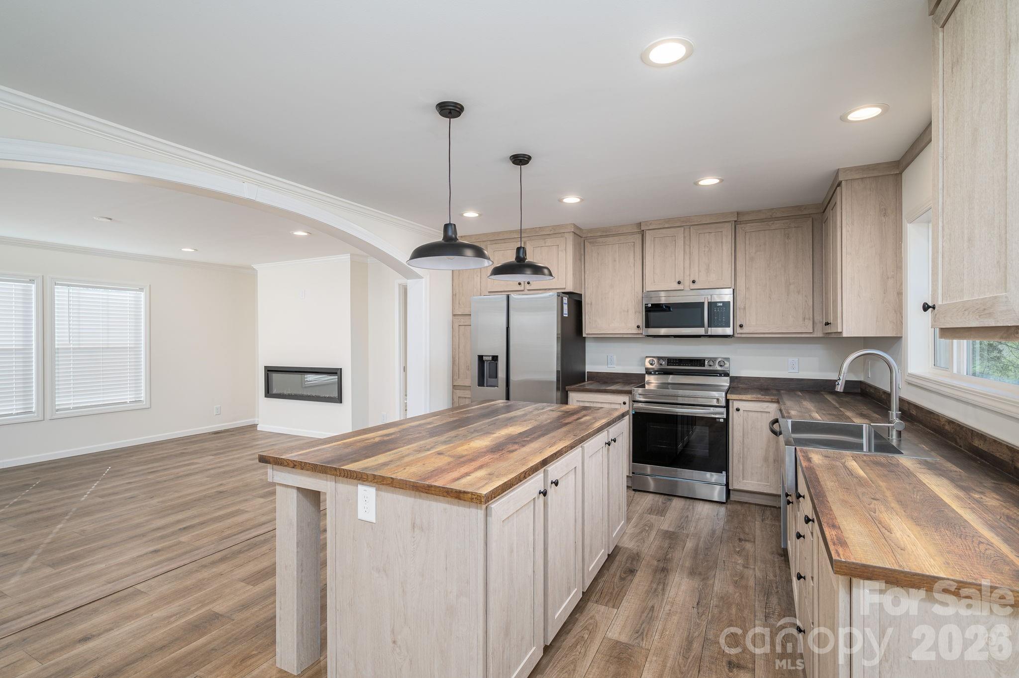 808 W Eagleview Lane — photo