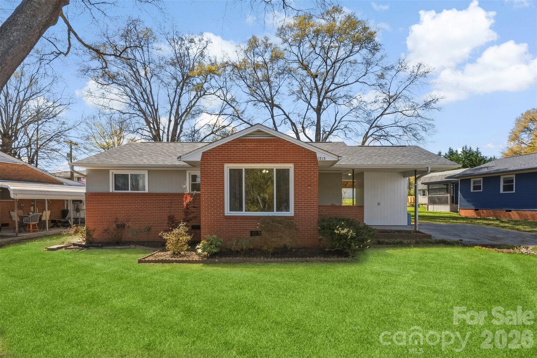 1213 E Park Drive — photo