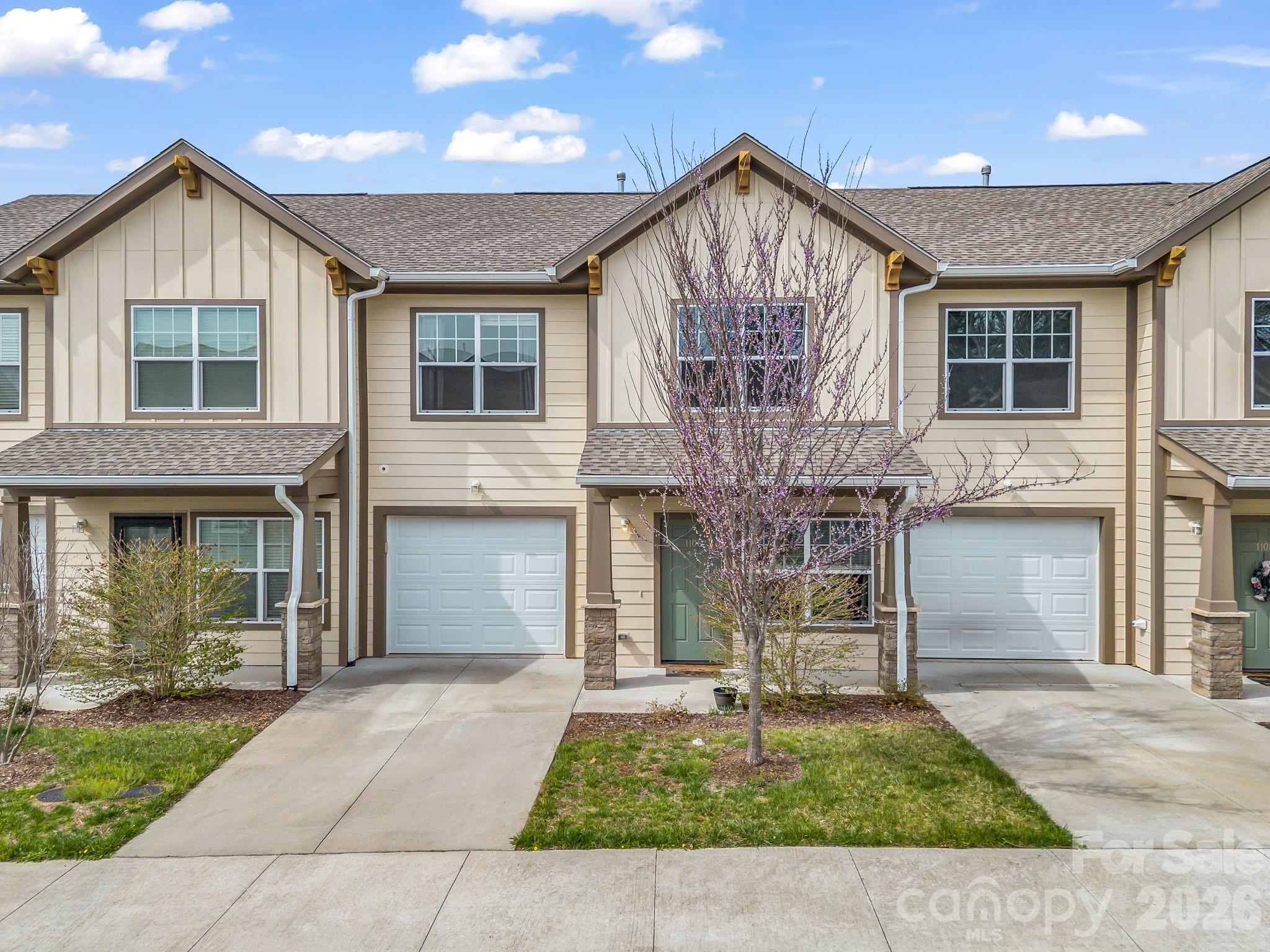 1106 Lynwood Forest Road — photo
