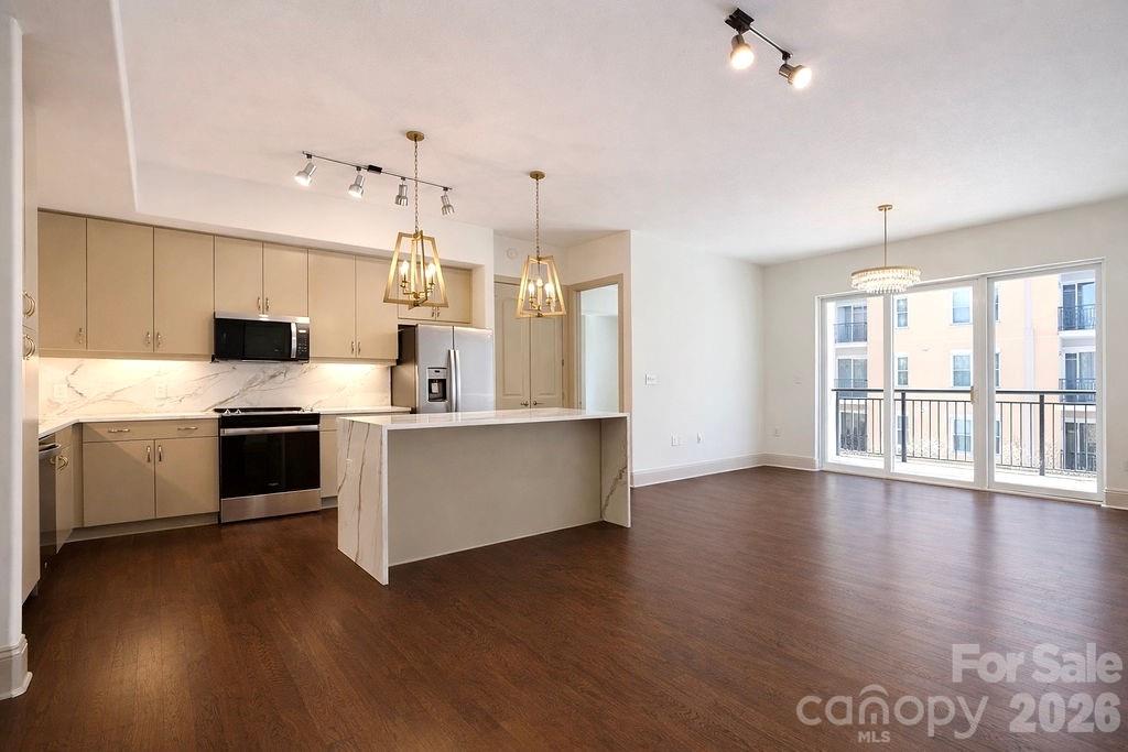4620 Piedmont Row Drive 410 — photo