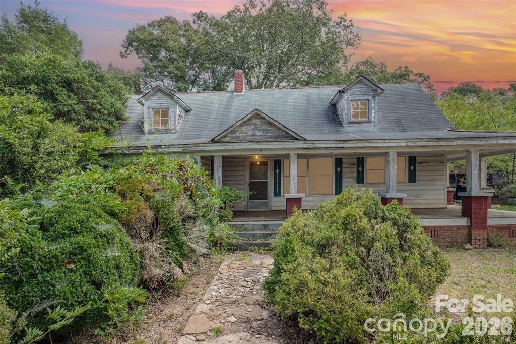 2412 Daves Drive — photo