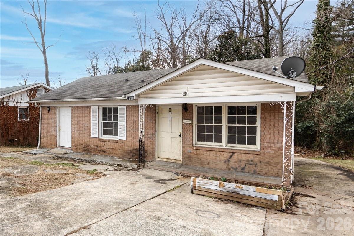 1628 Eastway Drive — photo