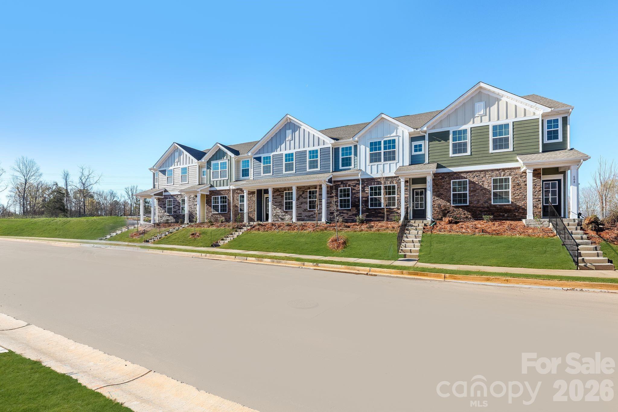 616 Sparano Loop 154 — photo