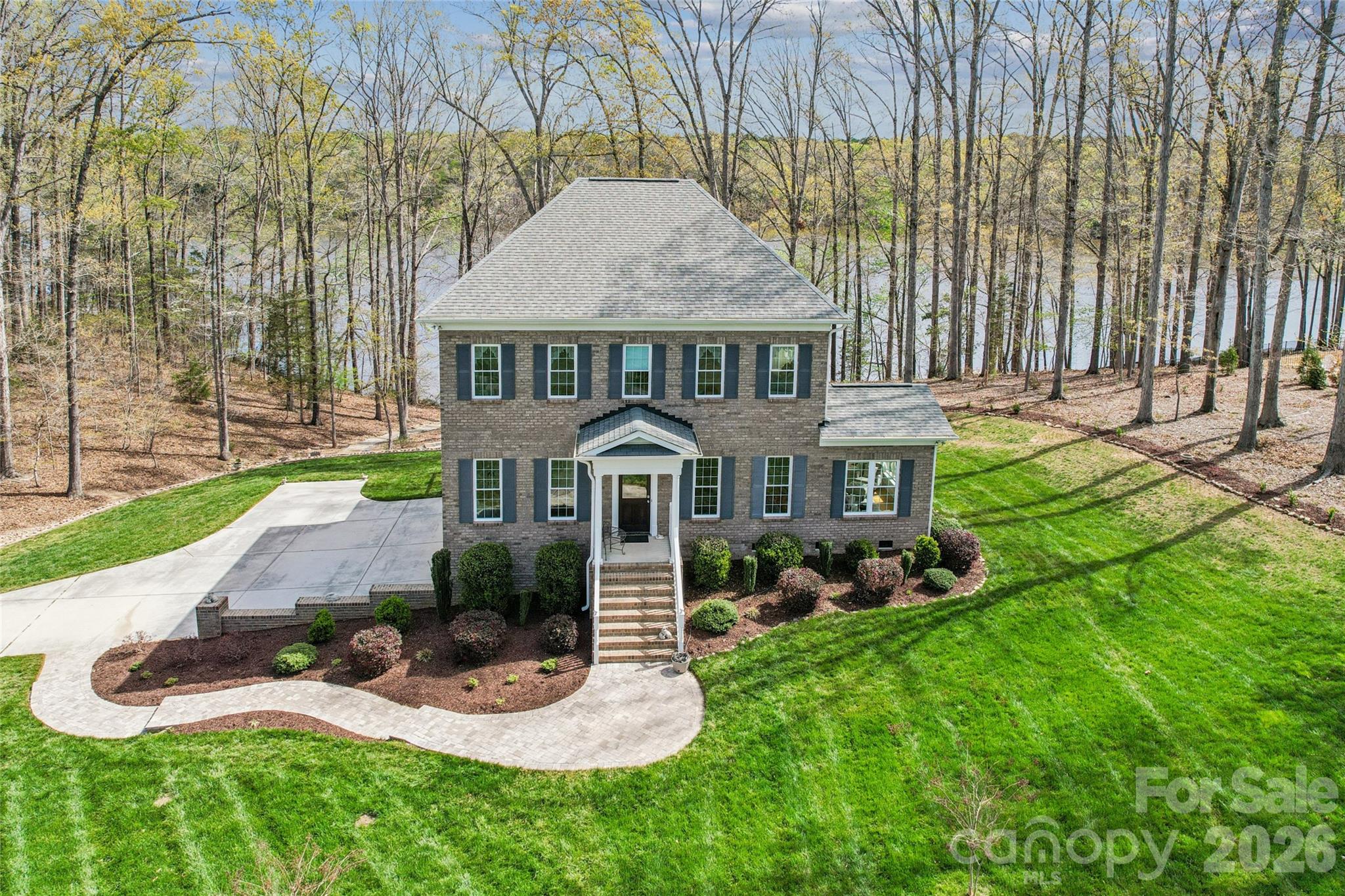 902 Bridgewater Drive — photo