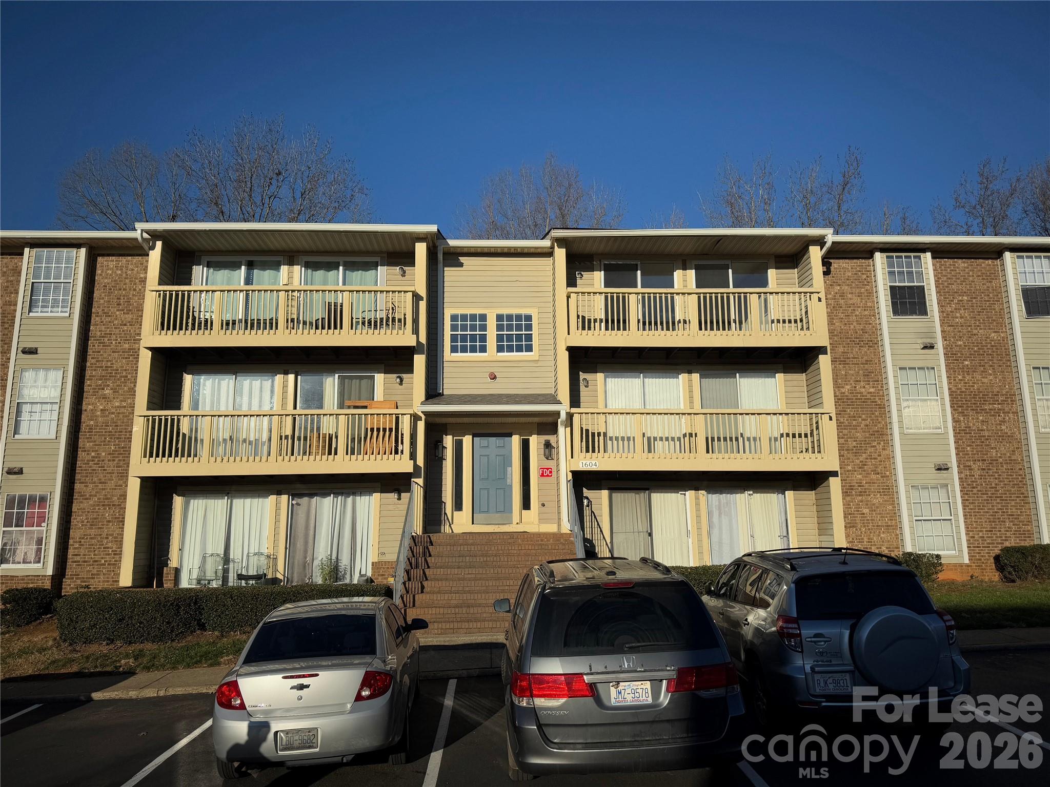 1604 Arlyn Circle — photo