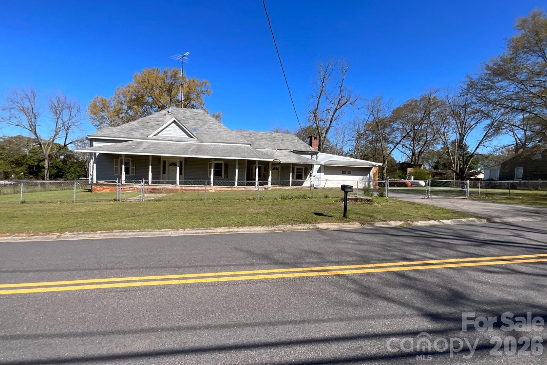 412 W Liberty Street — photo