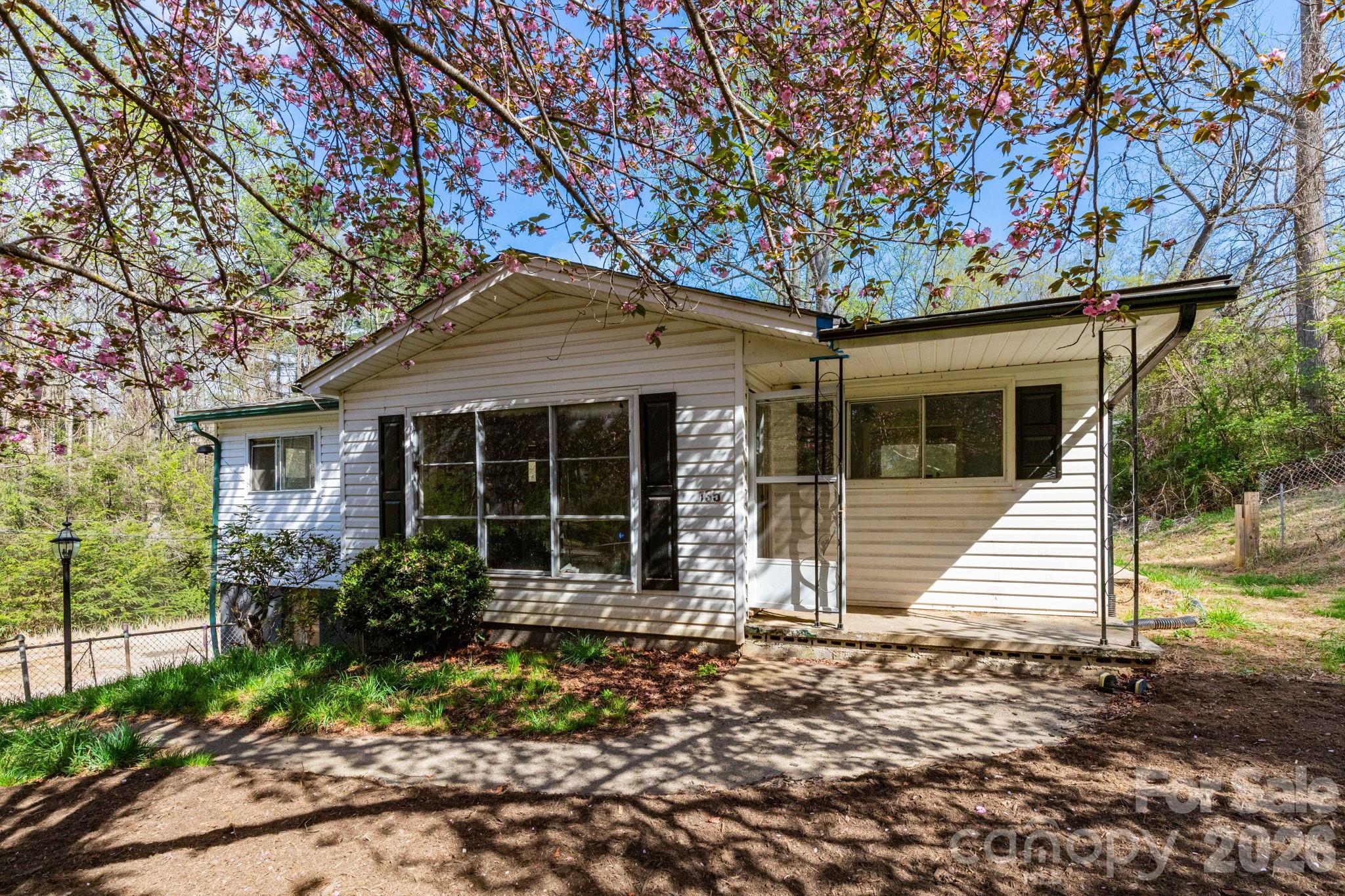135 Sardis Drive — photo
