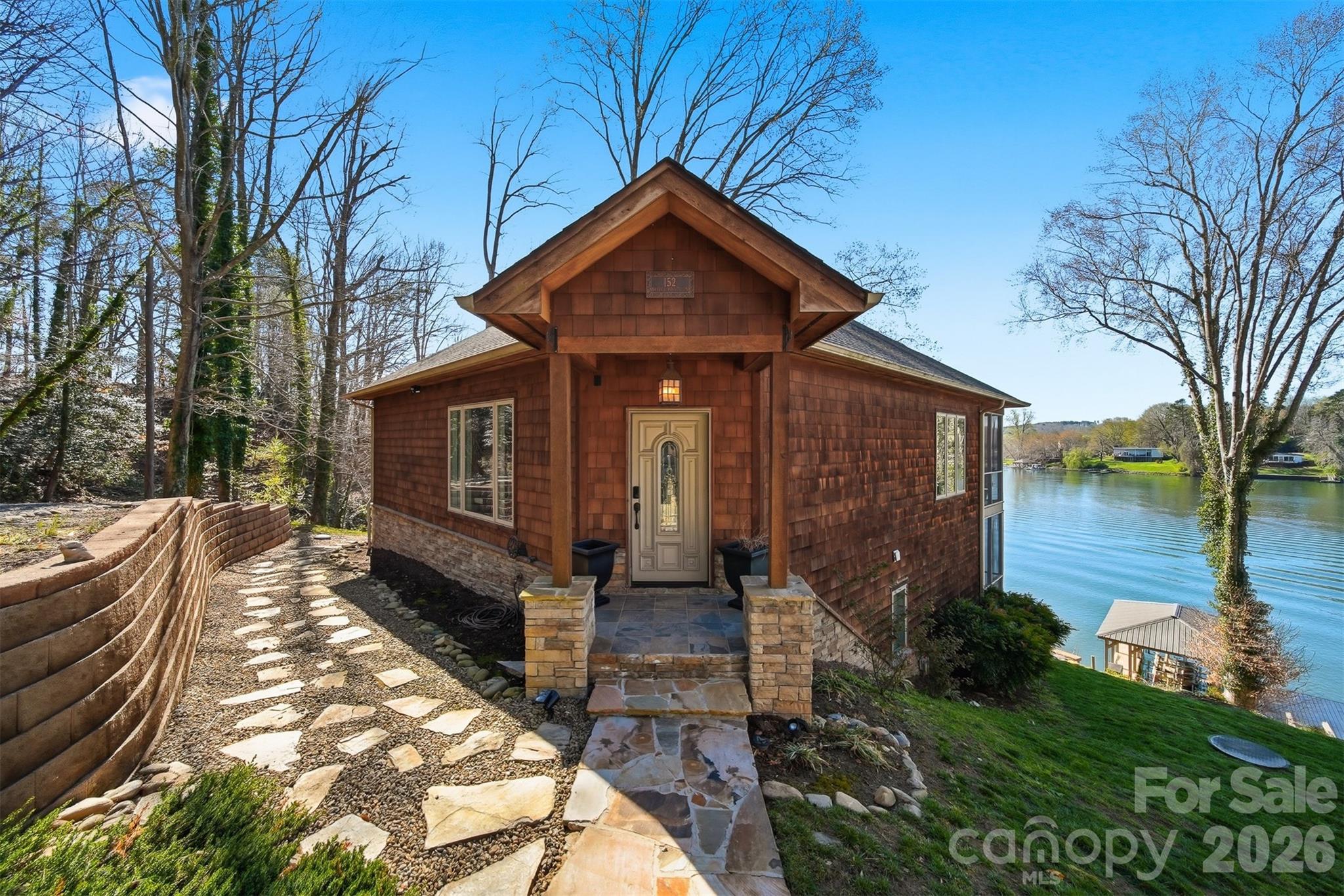 152 Bridge Pointe Lane — photo