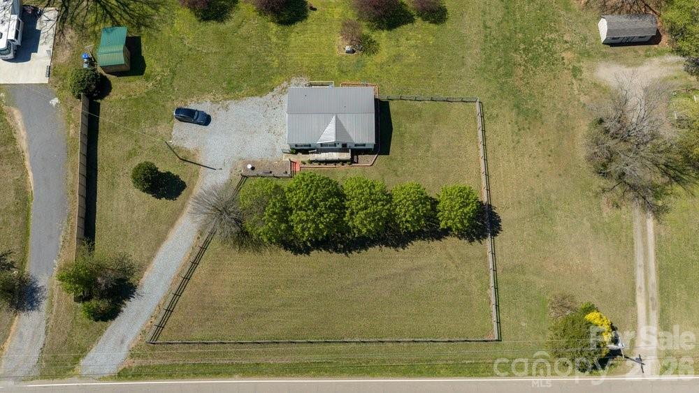 889 Tabor Road — photo