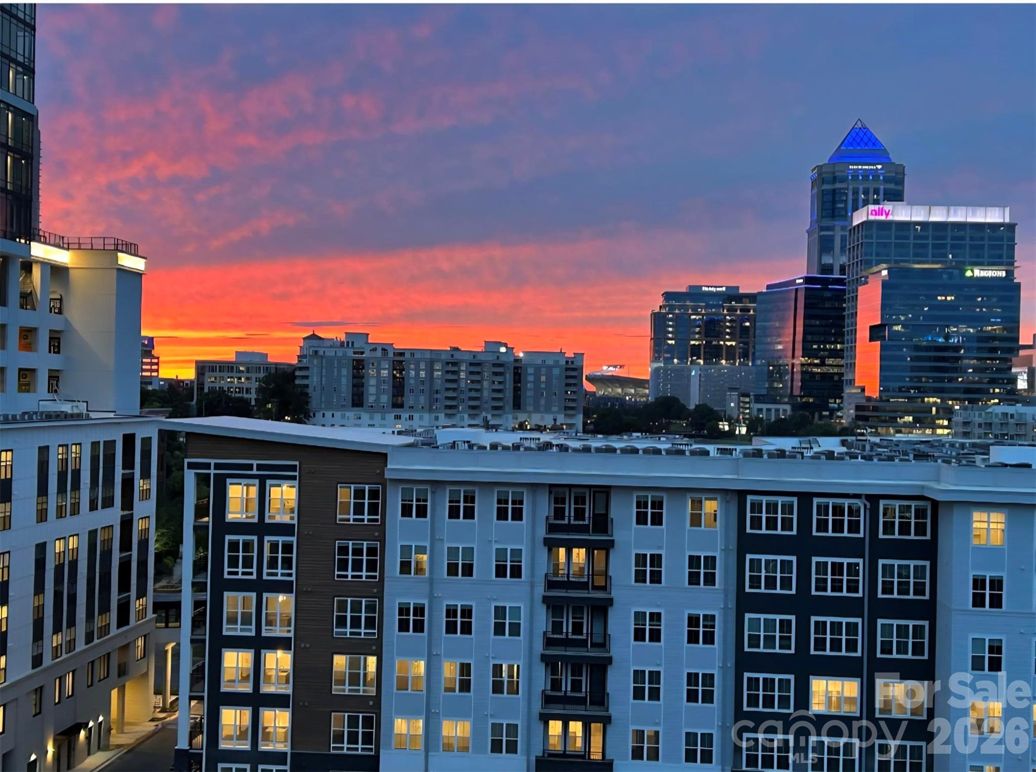 701 Royal Court 1007 — photo