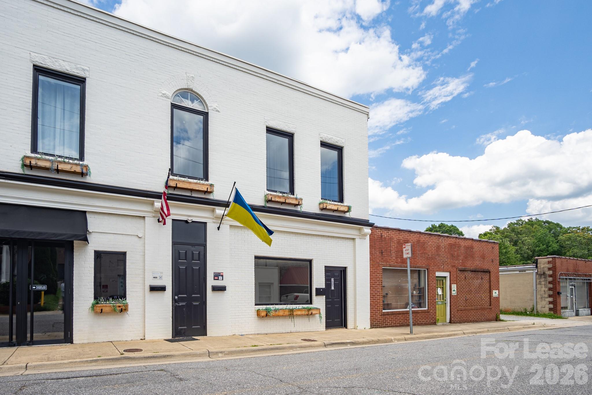 207 S Academy Street — photo