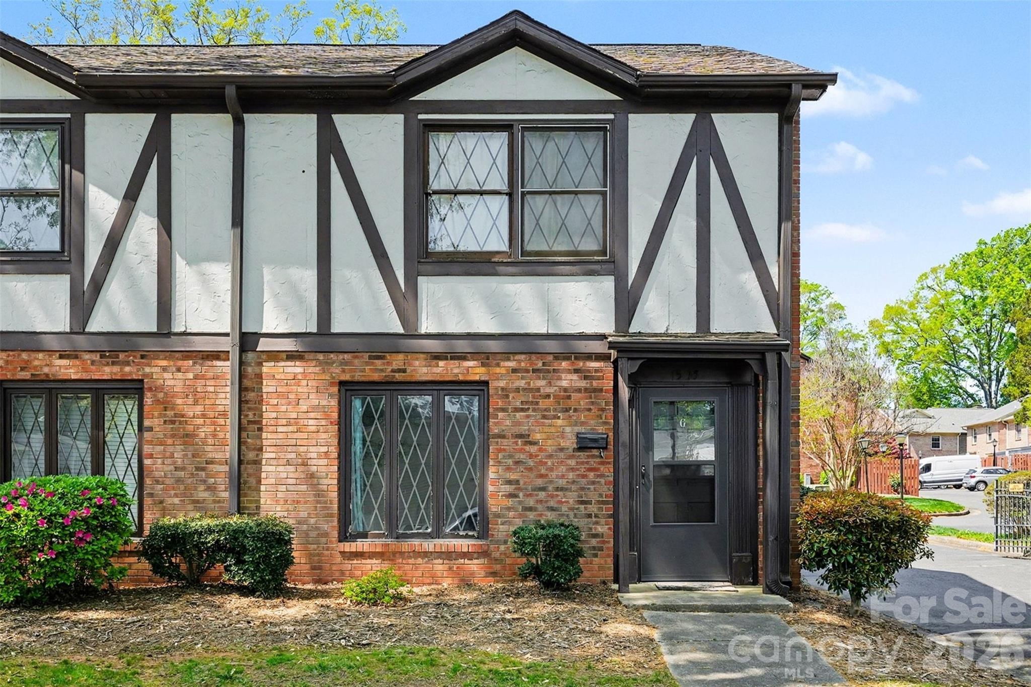 1535 Lansdale Drive G — photo