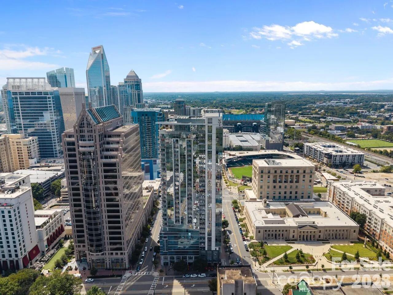 333 W Trade Street 1202 — photo