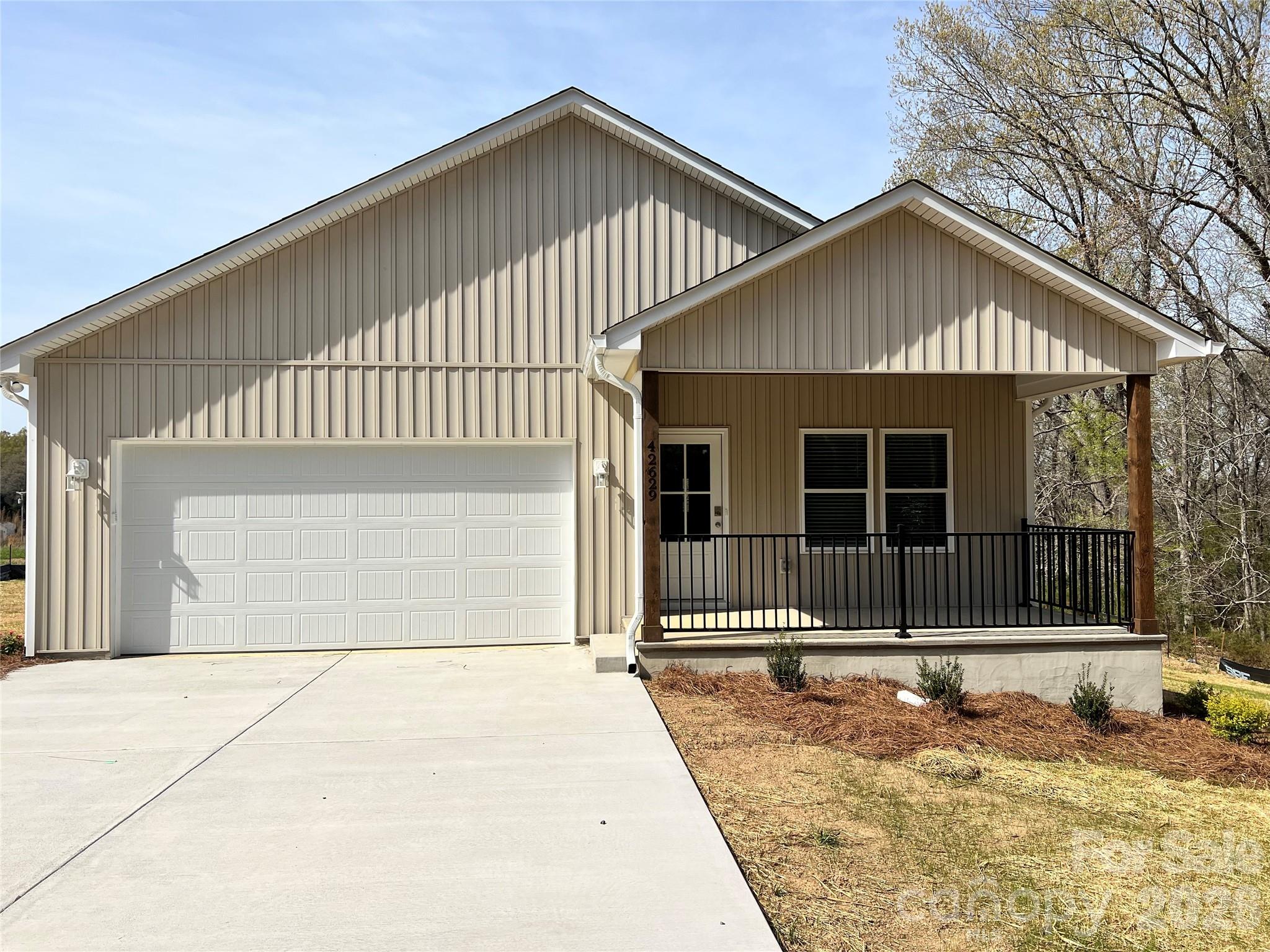 42629 Greenview Drive — photo