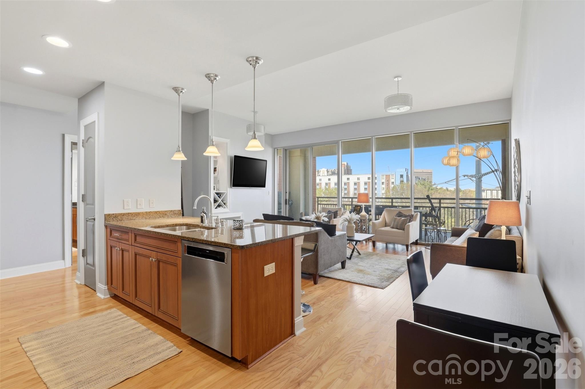 701 Royal Court 508 — photo