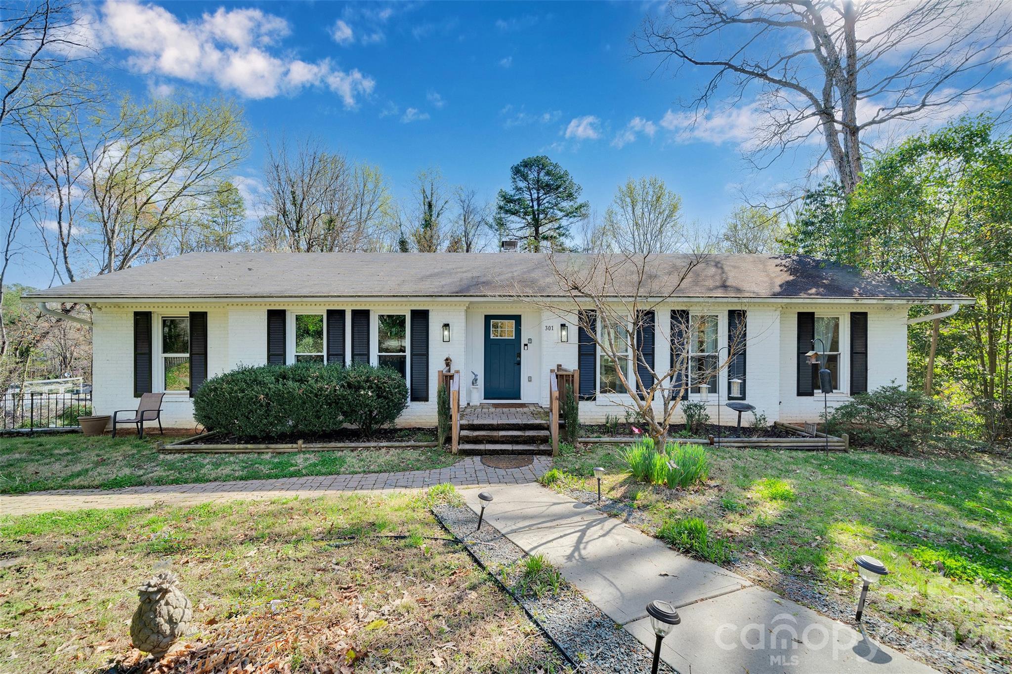 301 Hillandale Drive — photo