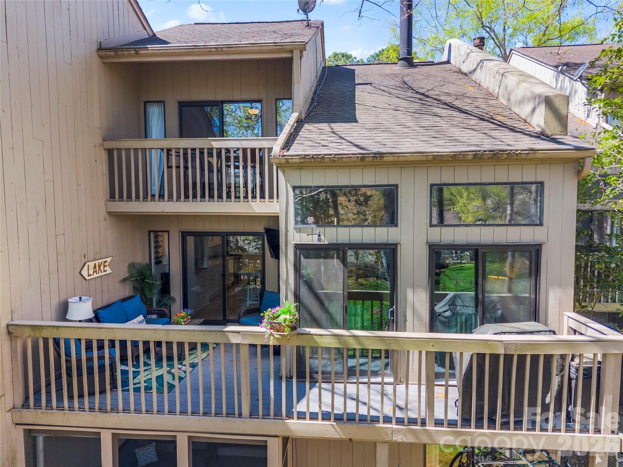 133 Pine Grove Circle — photo