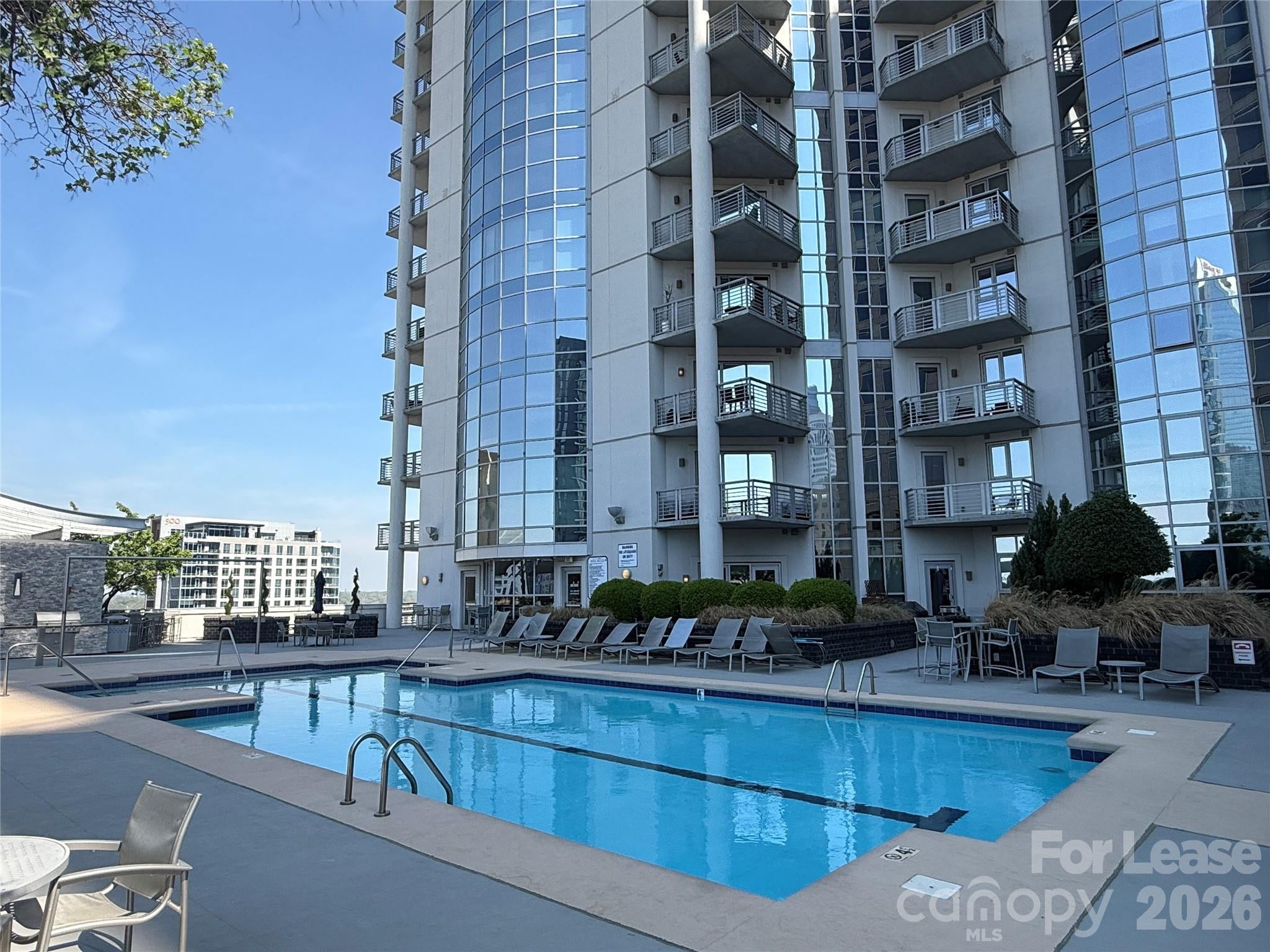 333 W Trade Street 710 — photo