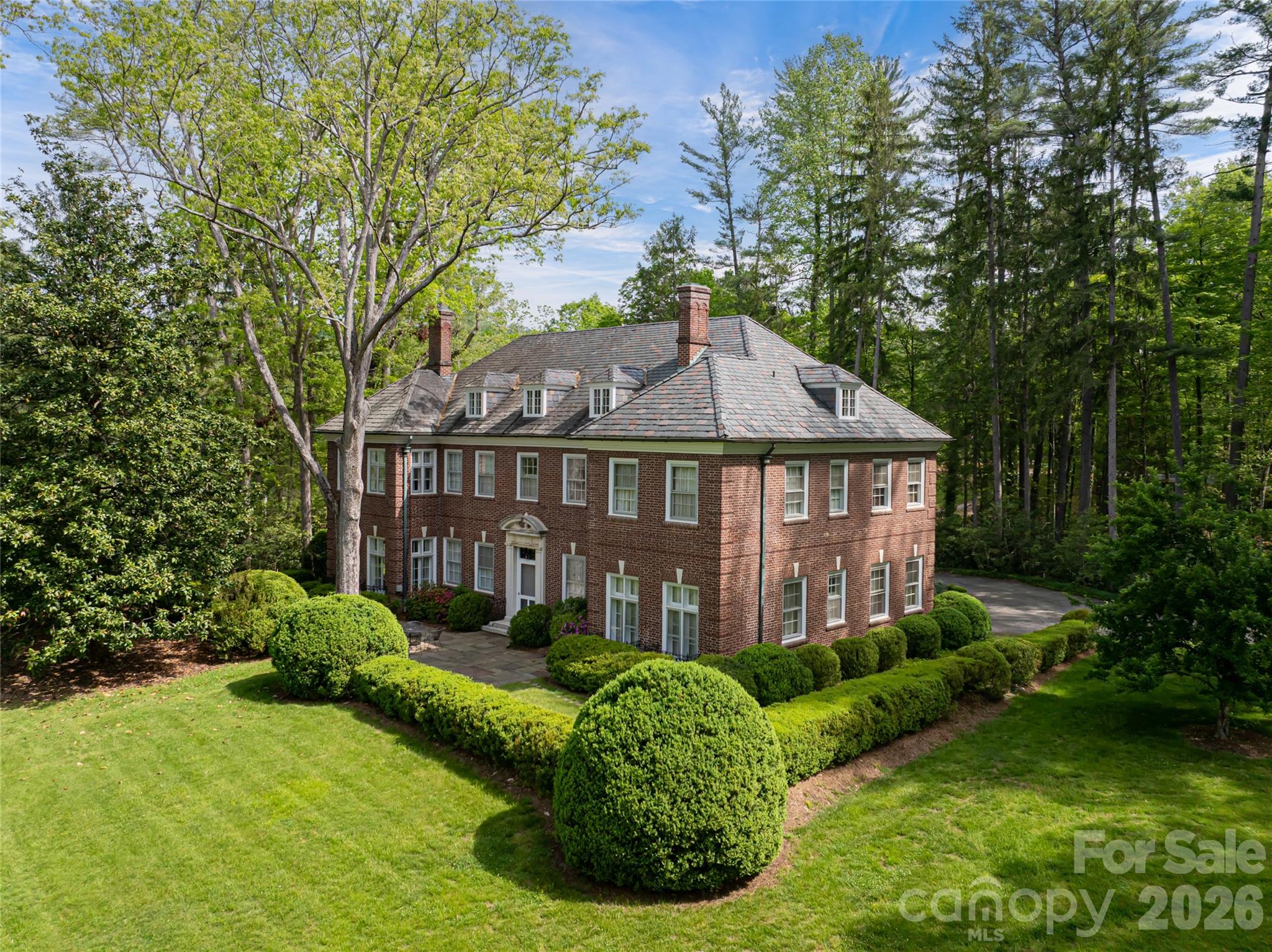 407 Vanderbilt Road — photo